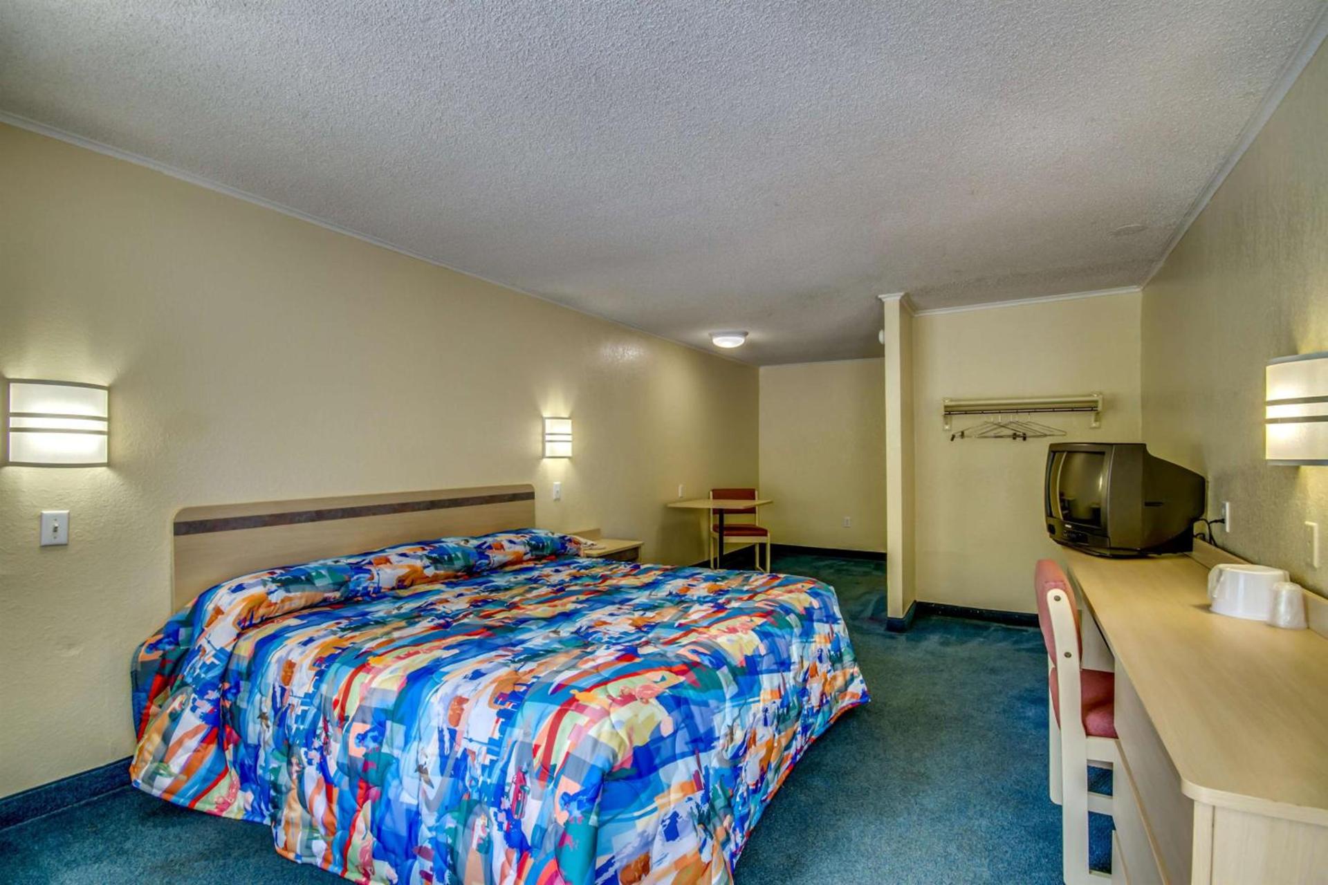 Motel 6-Saint Joseph, MO photo 47