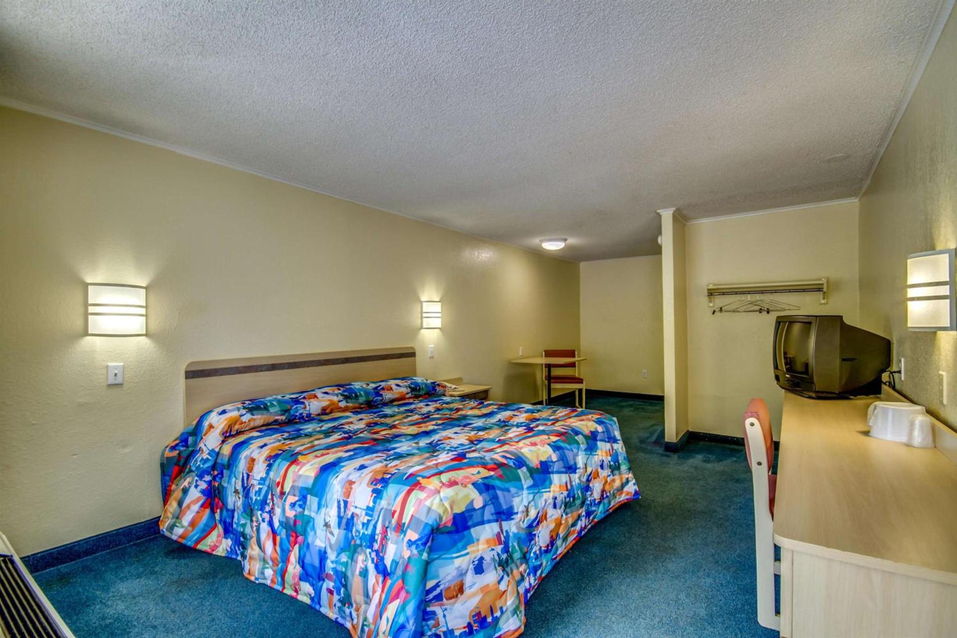 Motel 6-Saint Joseph, MO photo 44