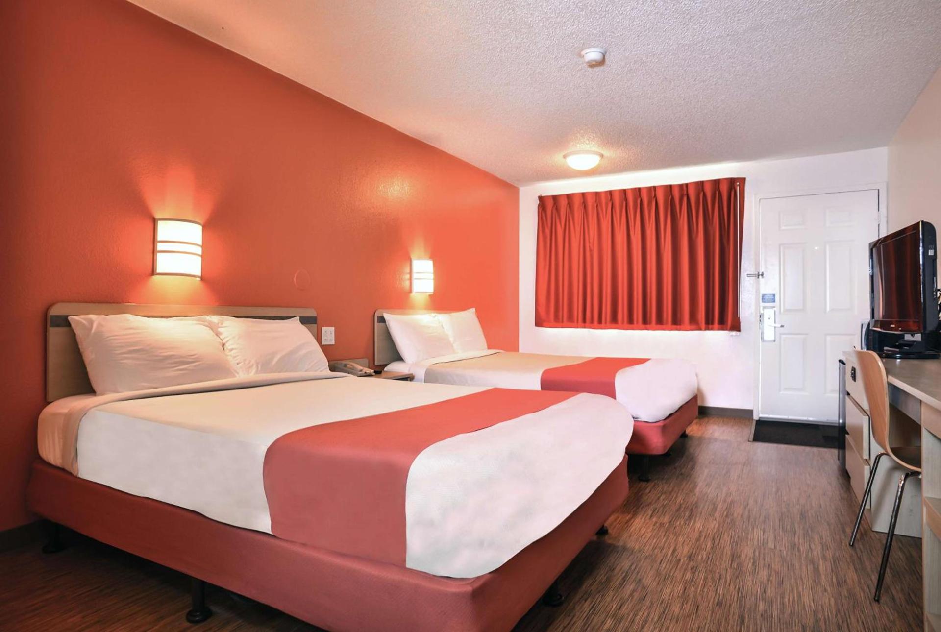 Motel 6-Saint Joseph, MO photo 42
