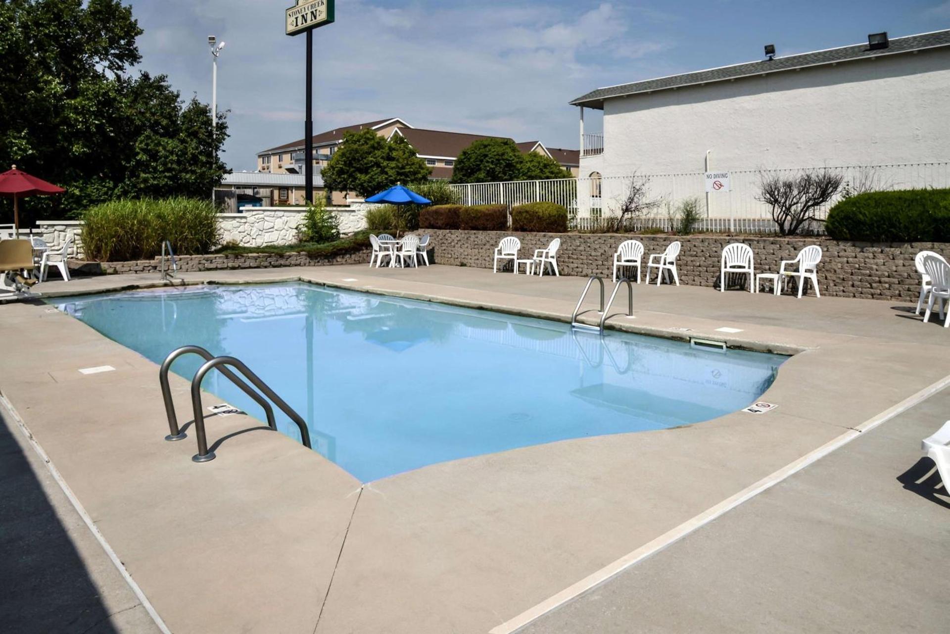 Motel 6-Saint Joseph, MO photo 39