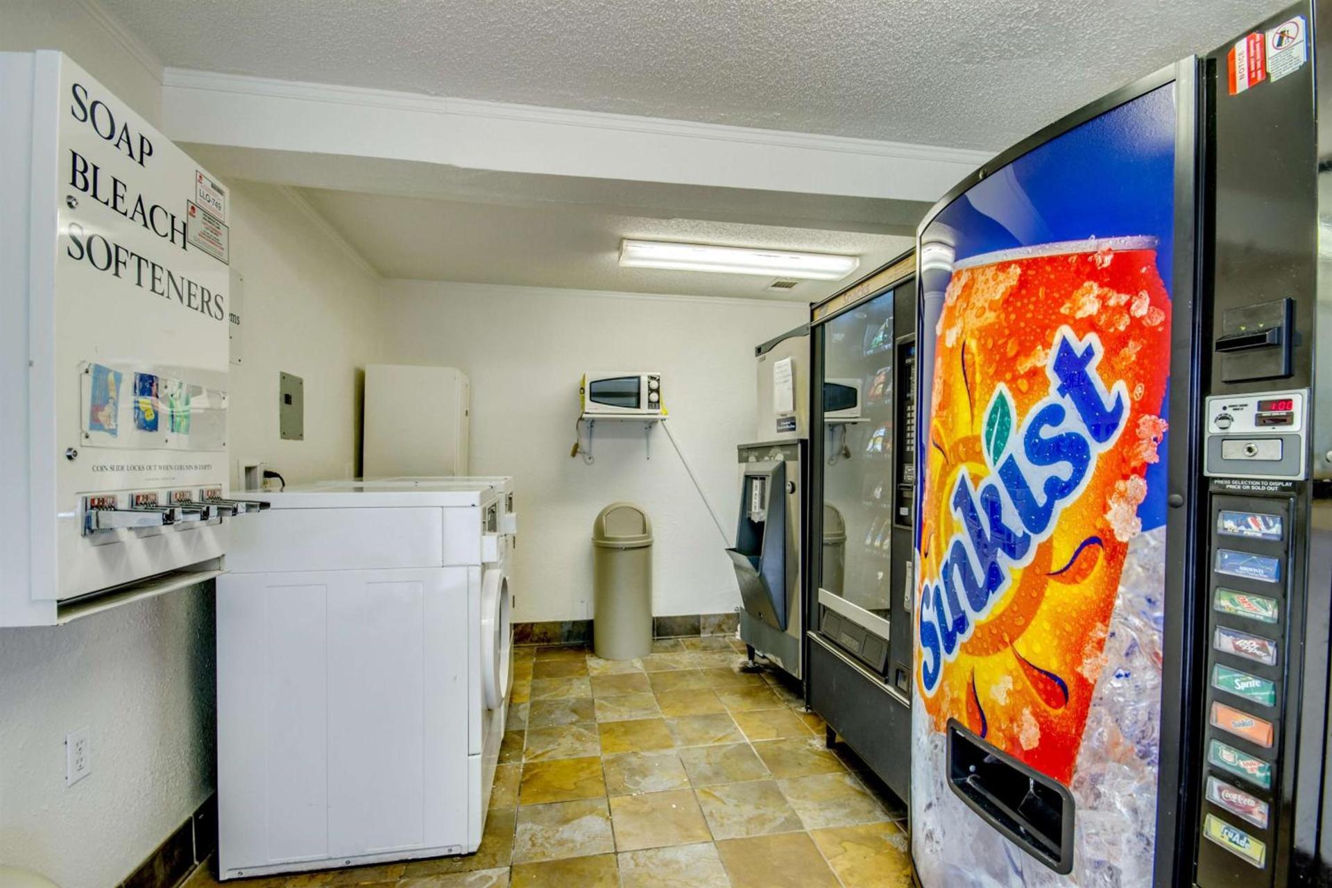 Motel 6-Saint Joseph, MO photo 37