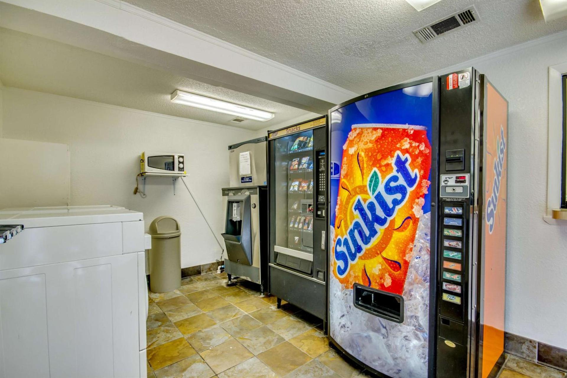 Motel 6-Saint Joseph, MO photo 36