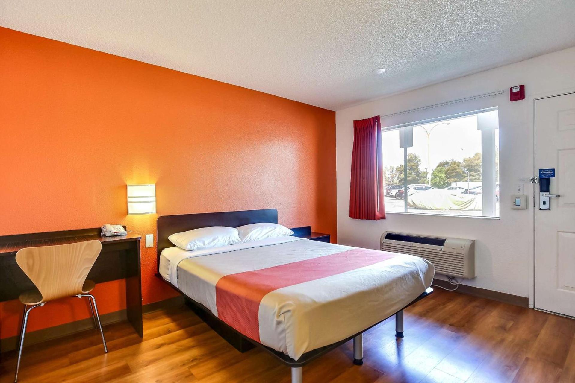 Motel 6-Oakland, CA - Embarcadero photo 41