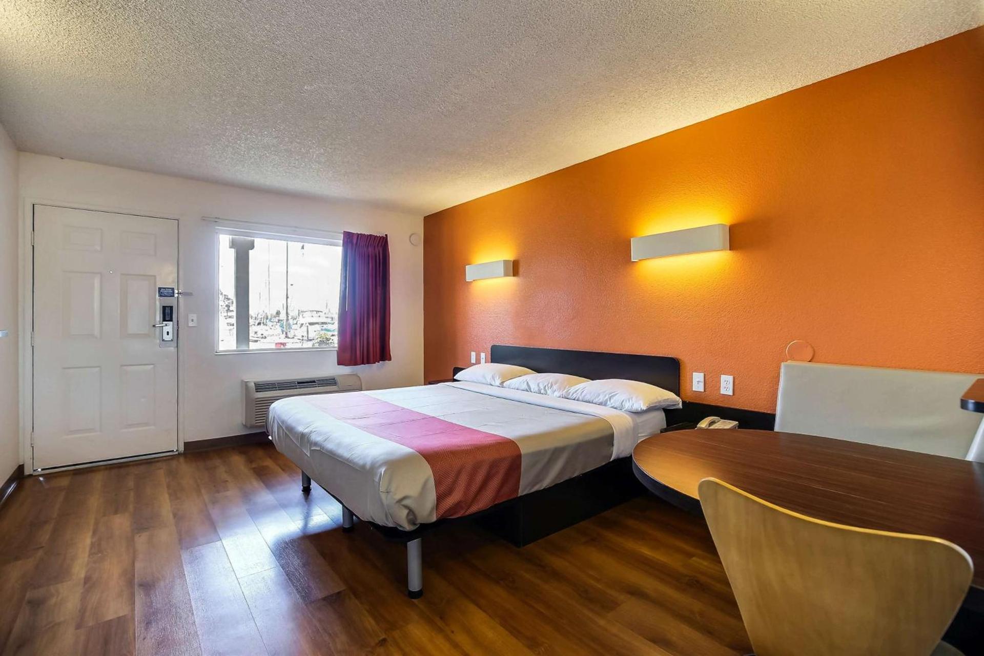 Motel 6-Oakland, CA - Embarcadero photo 35