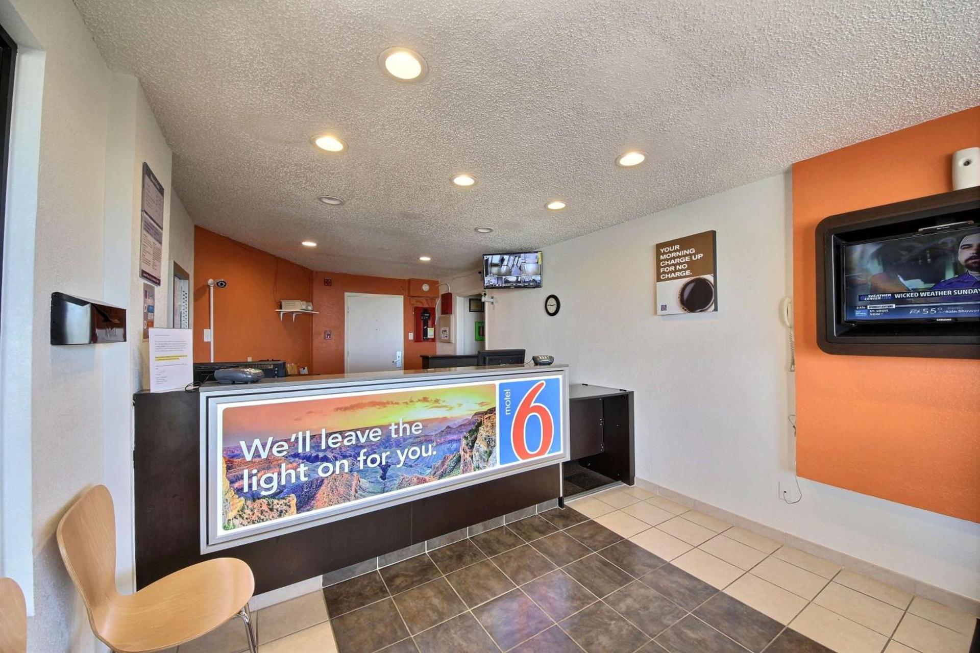 Motel 6-Laredo, TX - North I-35 photo 53