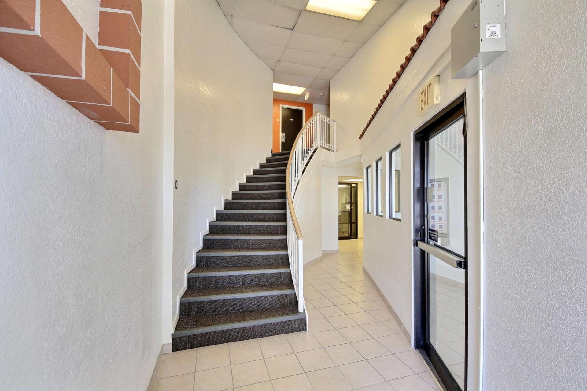 Motel 6-Laredo, TX - North I-35 photo 46