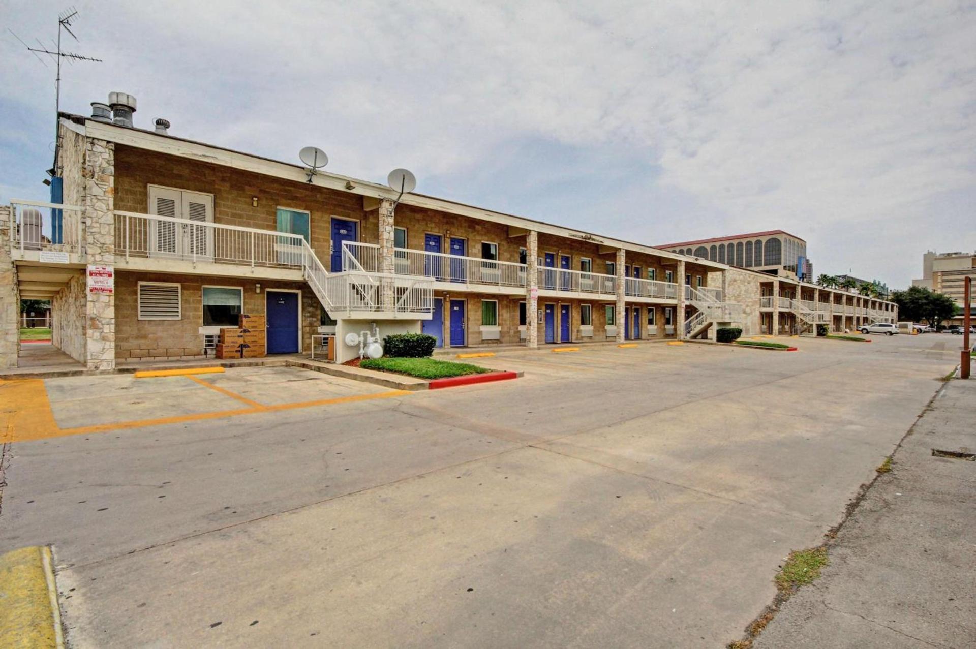 Motel 6-San Antonio, TX - Downtown - Market Square photo 59