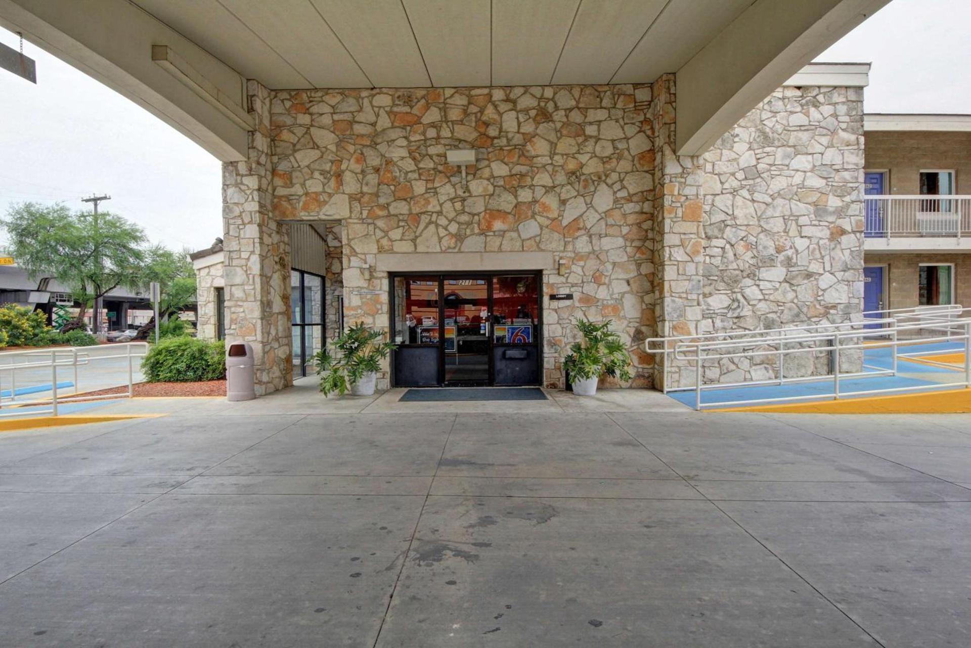 Motel 6-San Antonio, TX - Downtown - Market Square photo 56