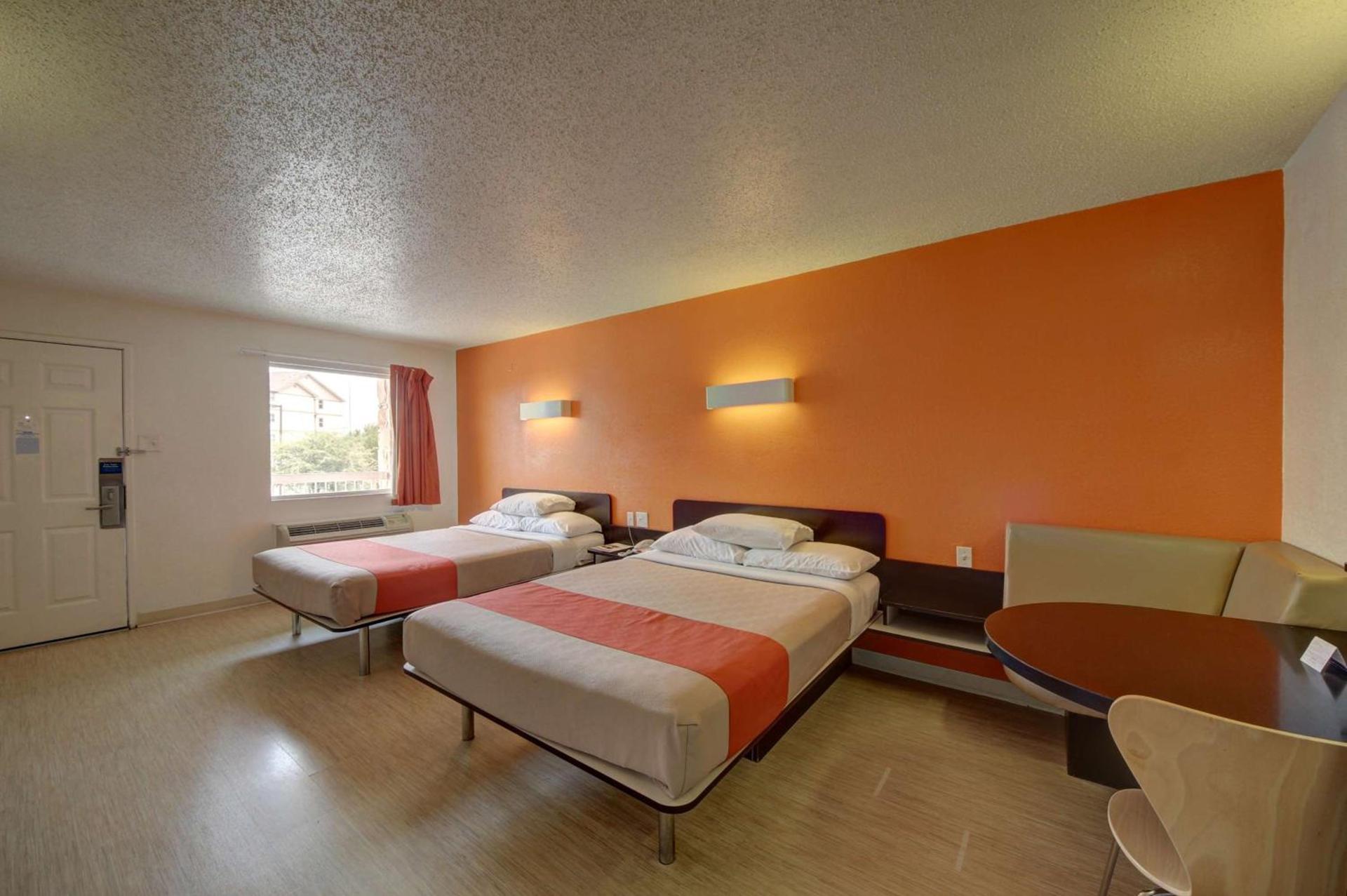 Motel 6-San Antonio, TX - Downtown - Market Square photo 48