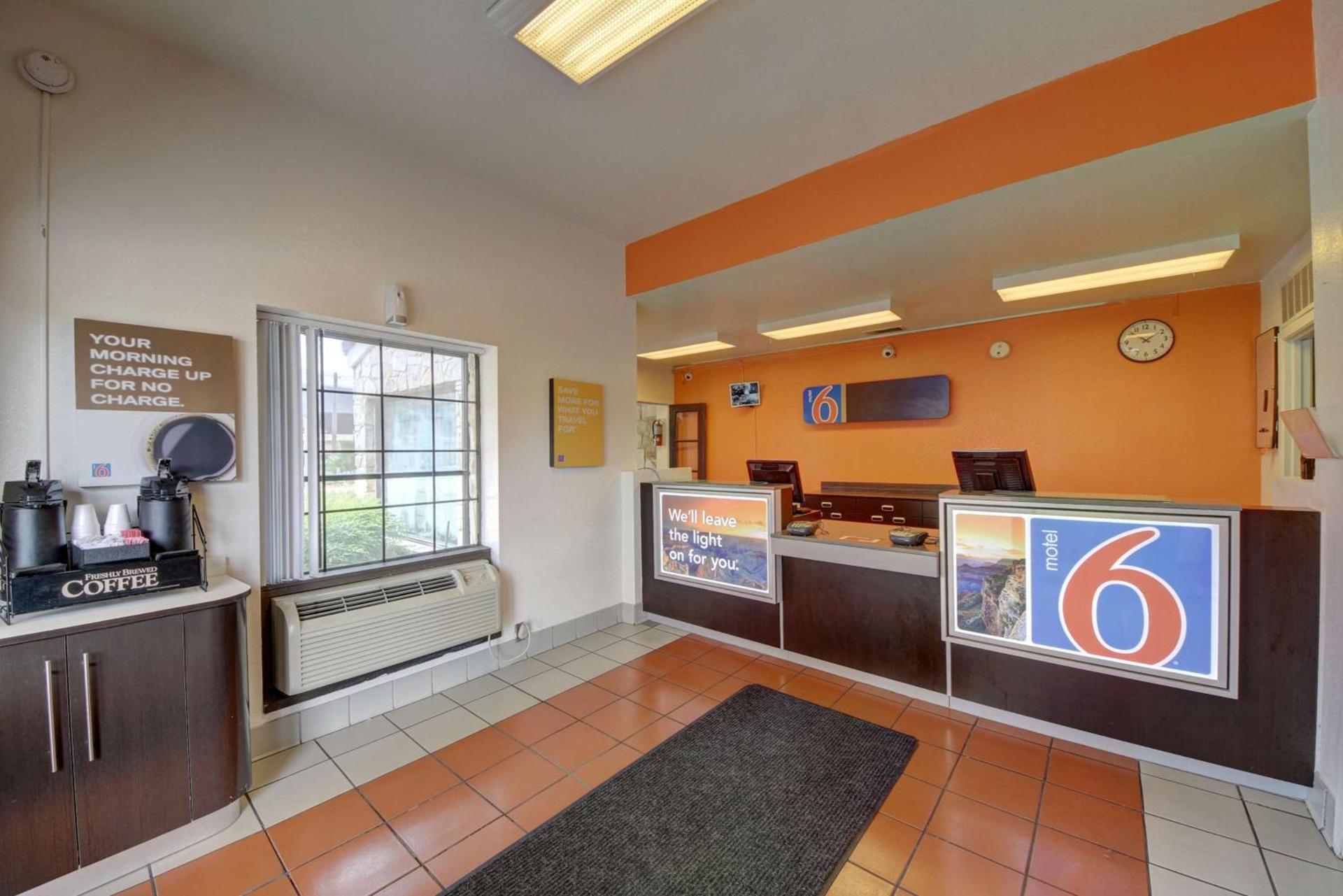Motel 6-San Antonio, TX - Downtown - Market Square photo 43