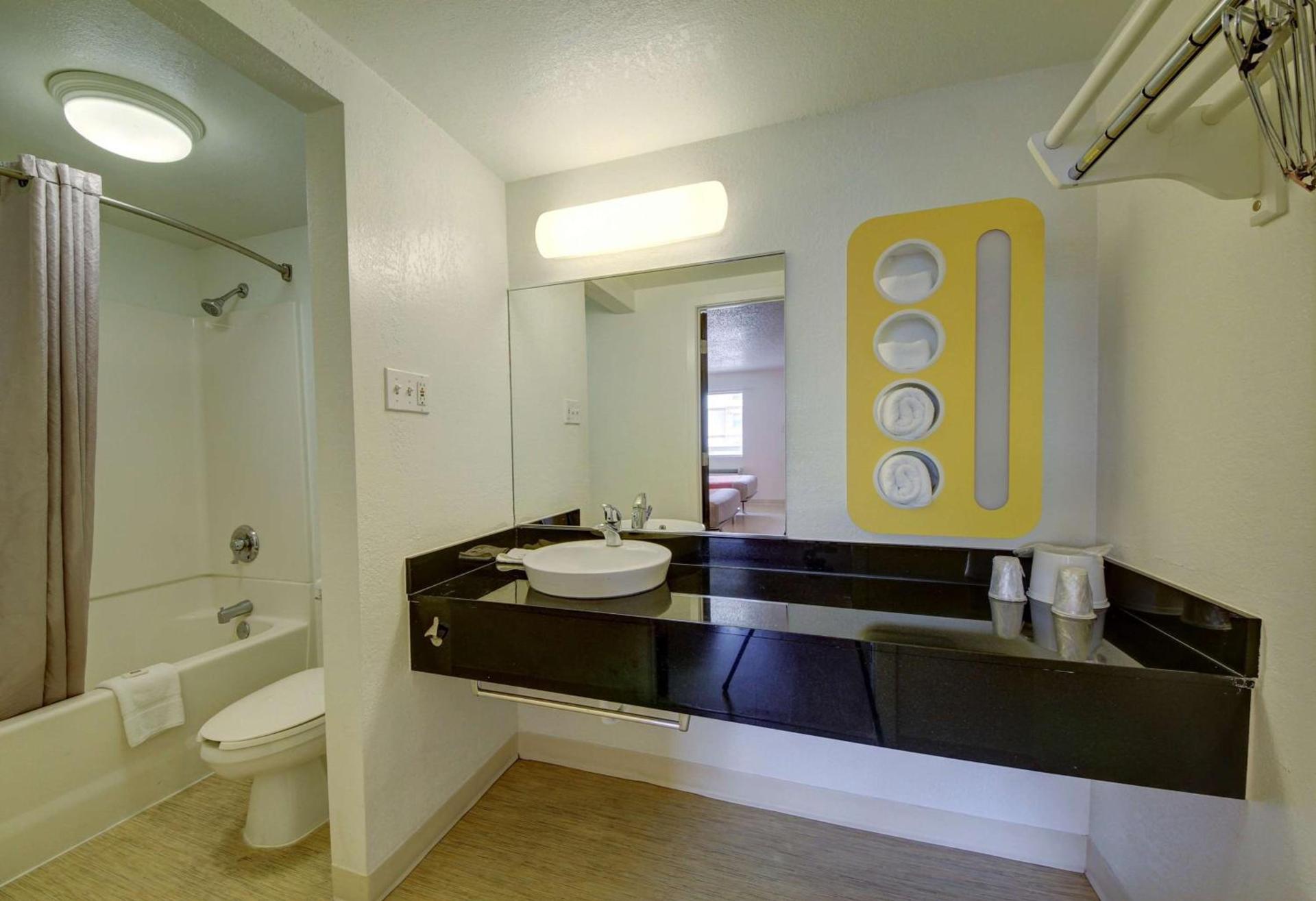 Motel 6-San Antonio, TX - Downtown - Market Square photo 38