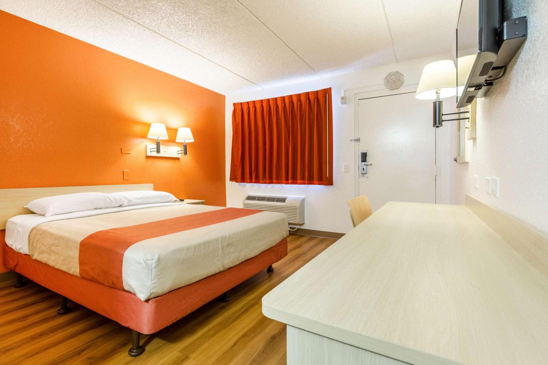 Motel 6 Tempe, AZ Phoenix Airport Priest Dr photo 40