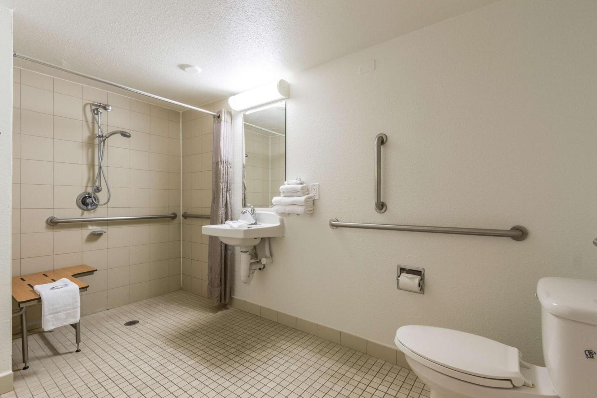 Motel 6 Tempe, AZ Phoenix Airport Priest Dr photo 37