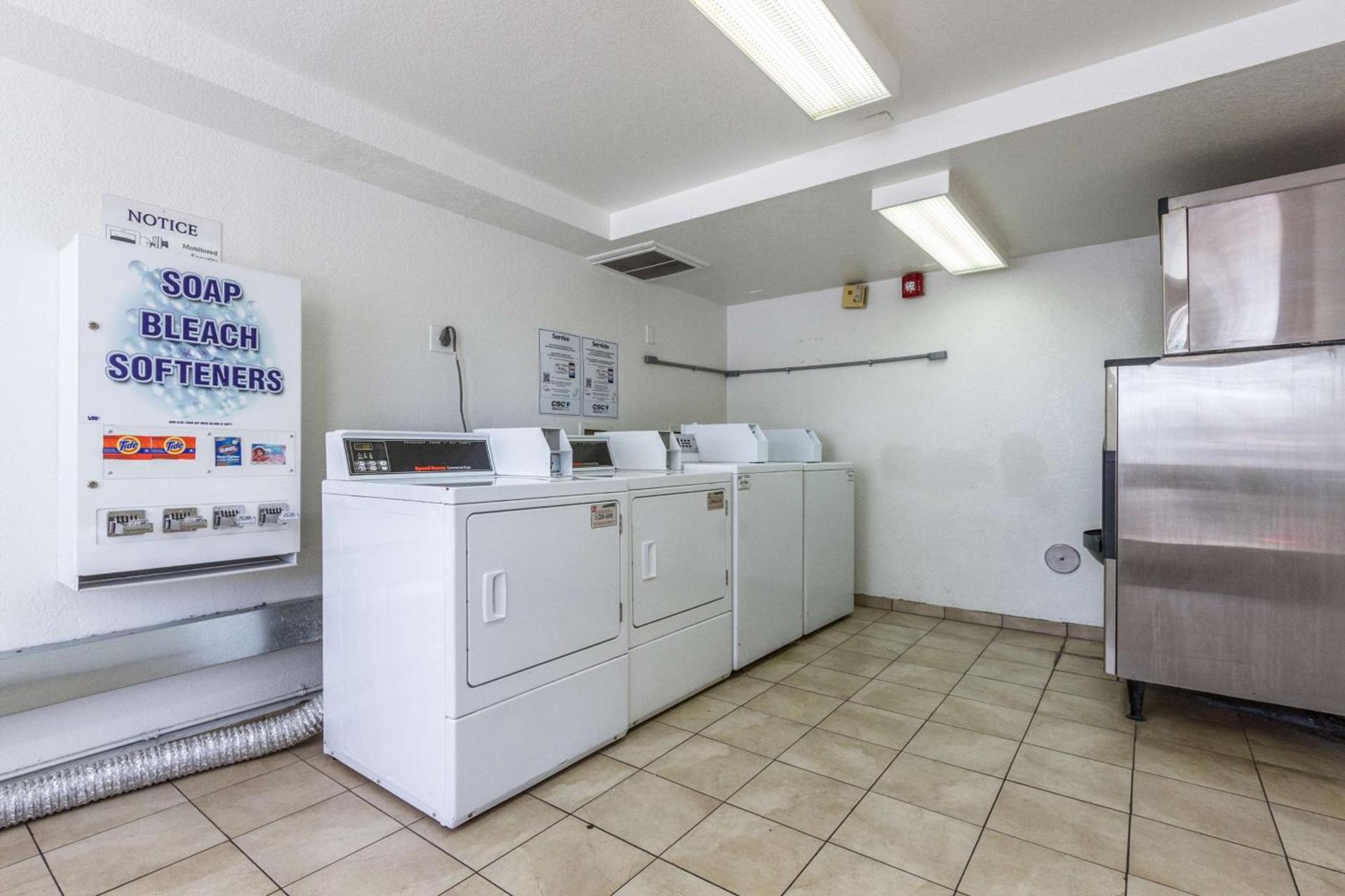 Motel 6 Tempe, AZ Phoenix Airport Priest Dr photo 32