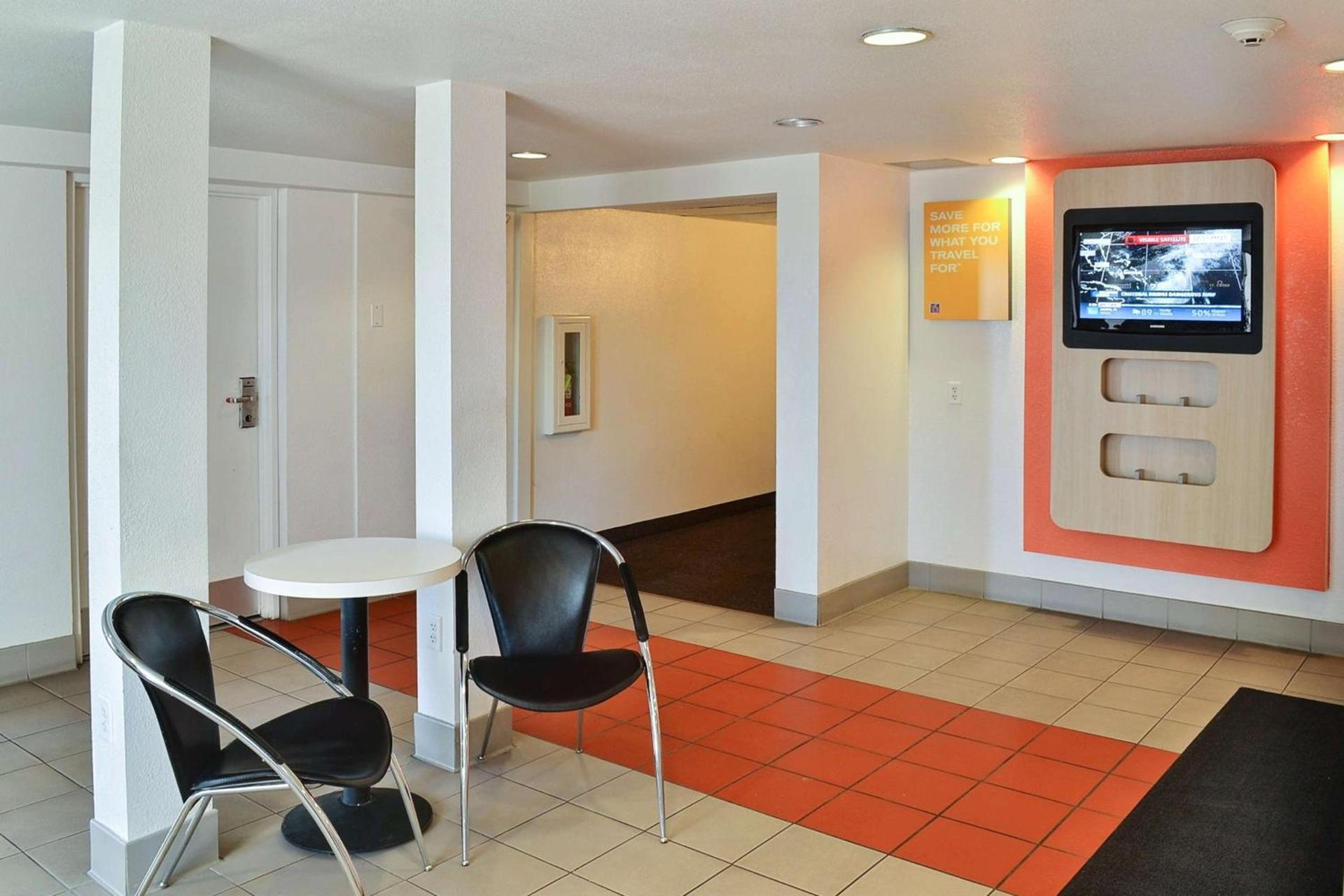 Motel 6-Billings, MT - North photo 48