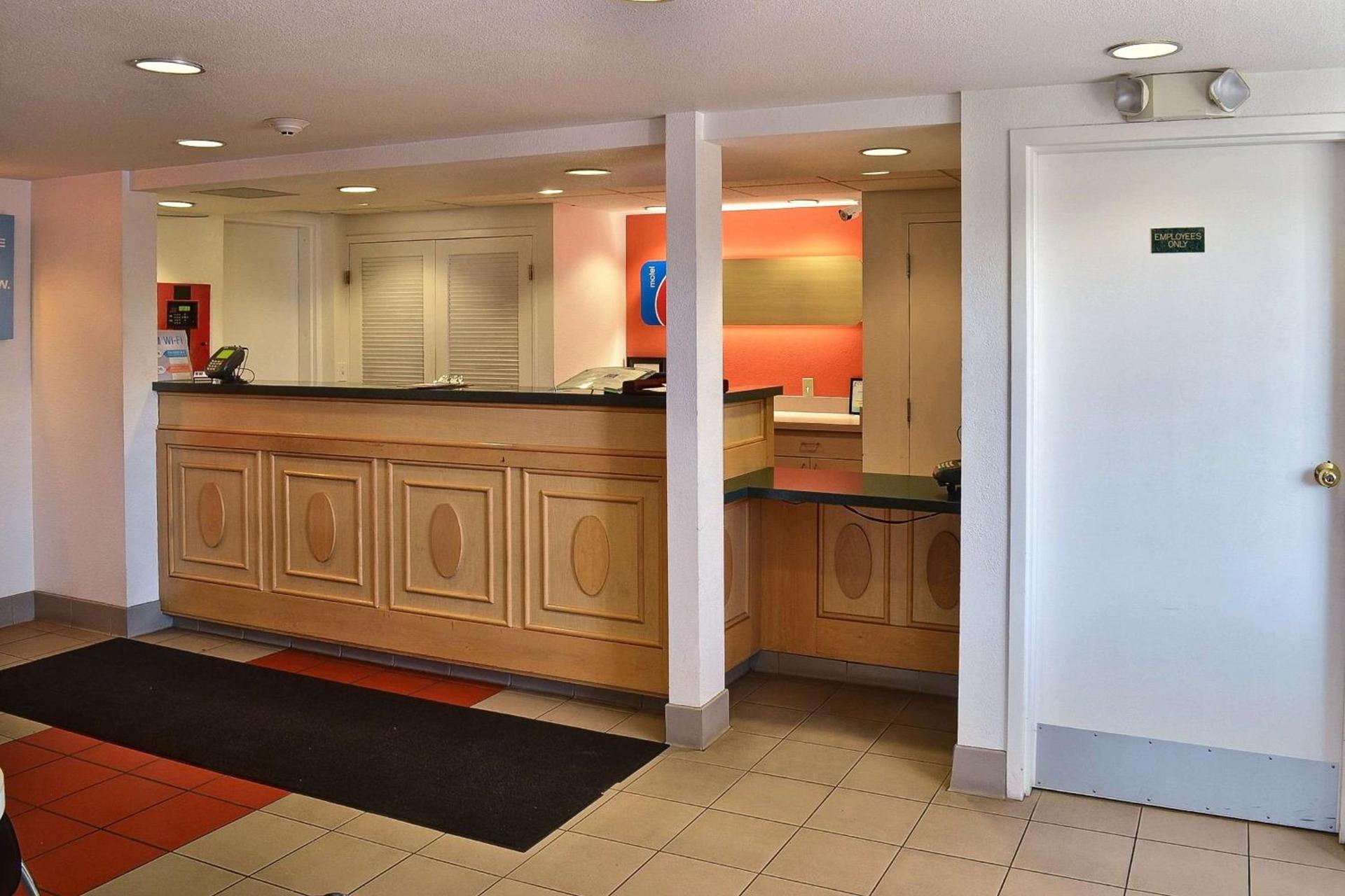 Motel 6-Billings, MT - North photo 46