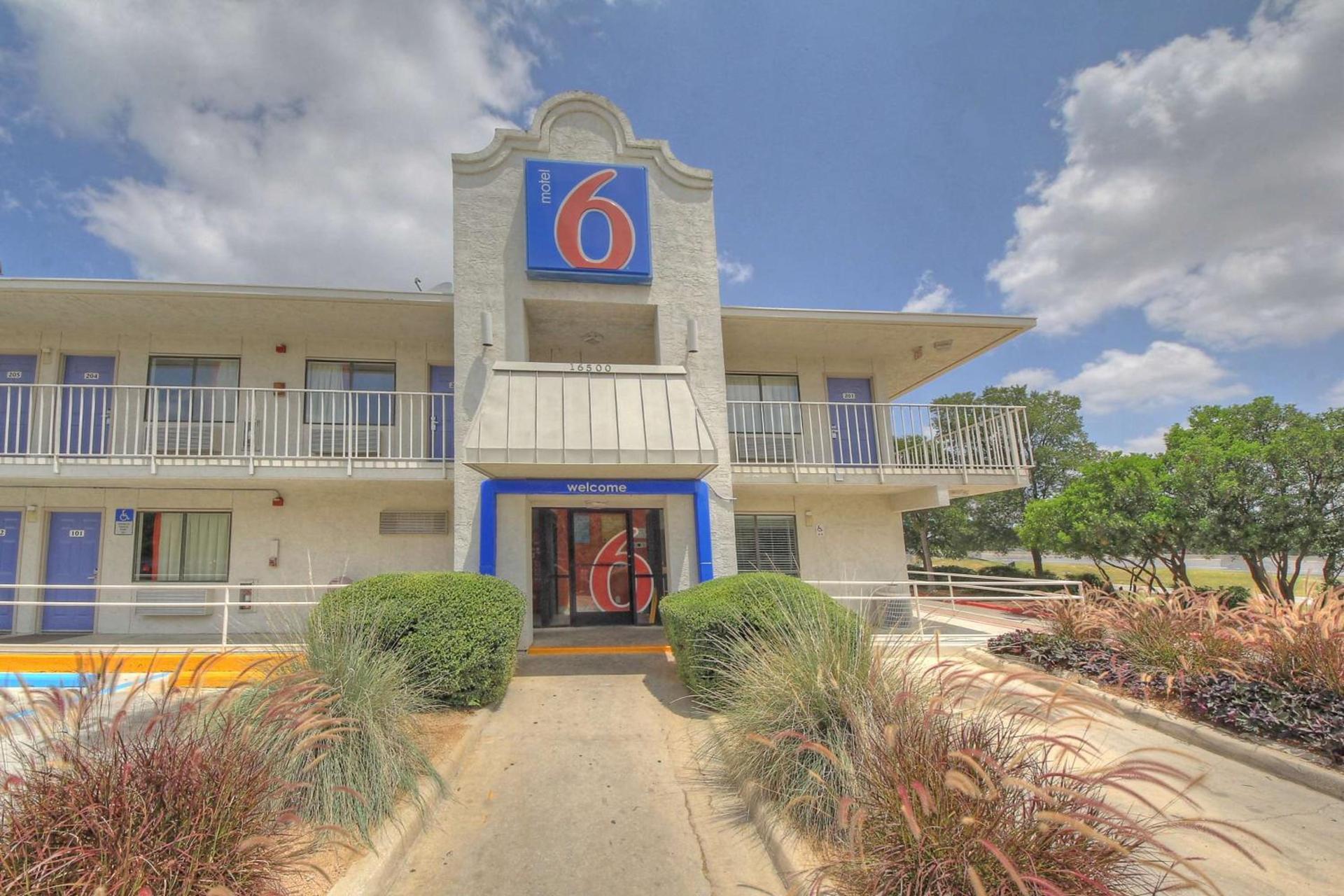 Motel 6 San Antonio, Tx Six Flags Fiesta TX - La Cantera Area photo 1