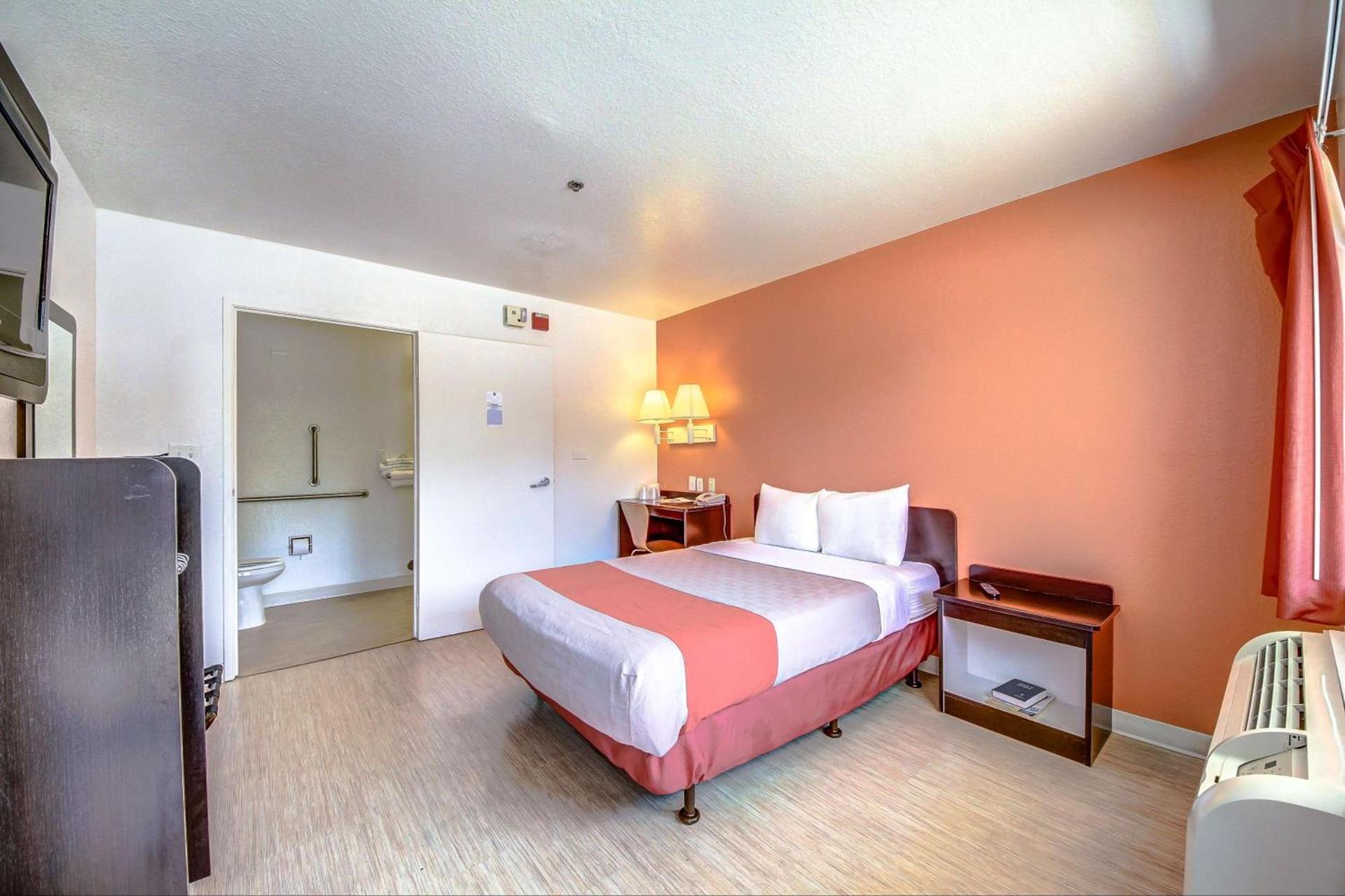 Motel 6 San Antonio, Tx Six Flags Fiesta TX - La Cantera Area photo 51