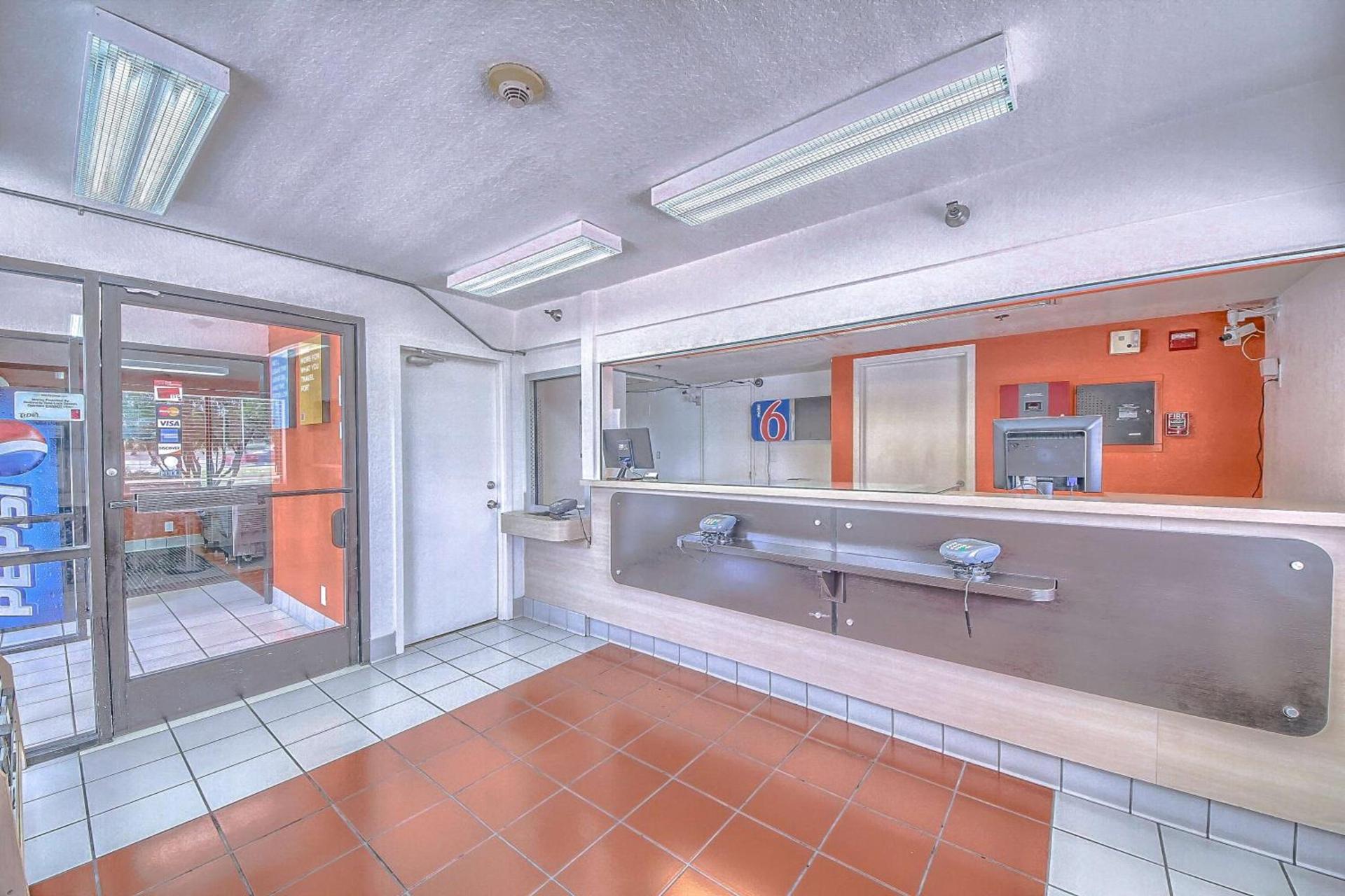 Motel 6 San Antonio, Tx Six Flags Fiesta TX - La Cantera Area photo 42