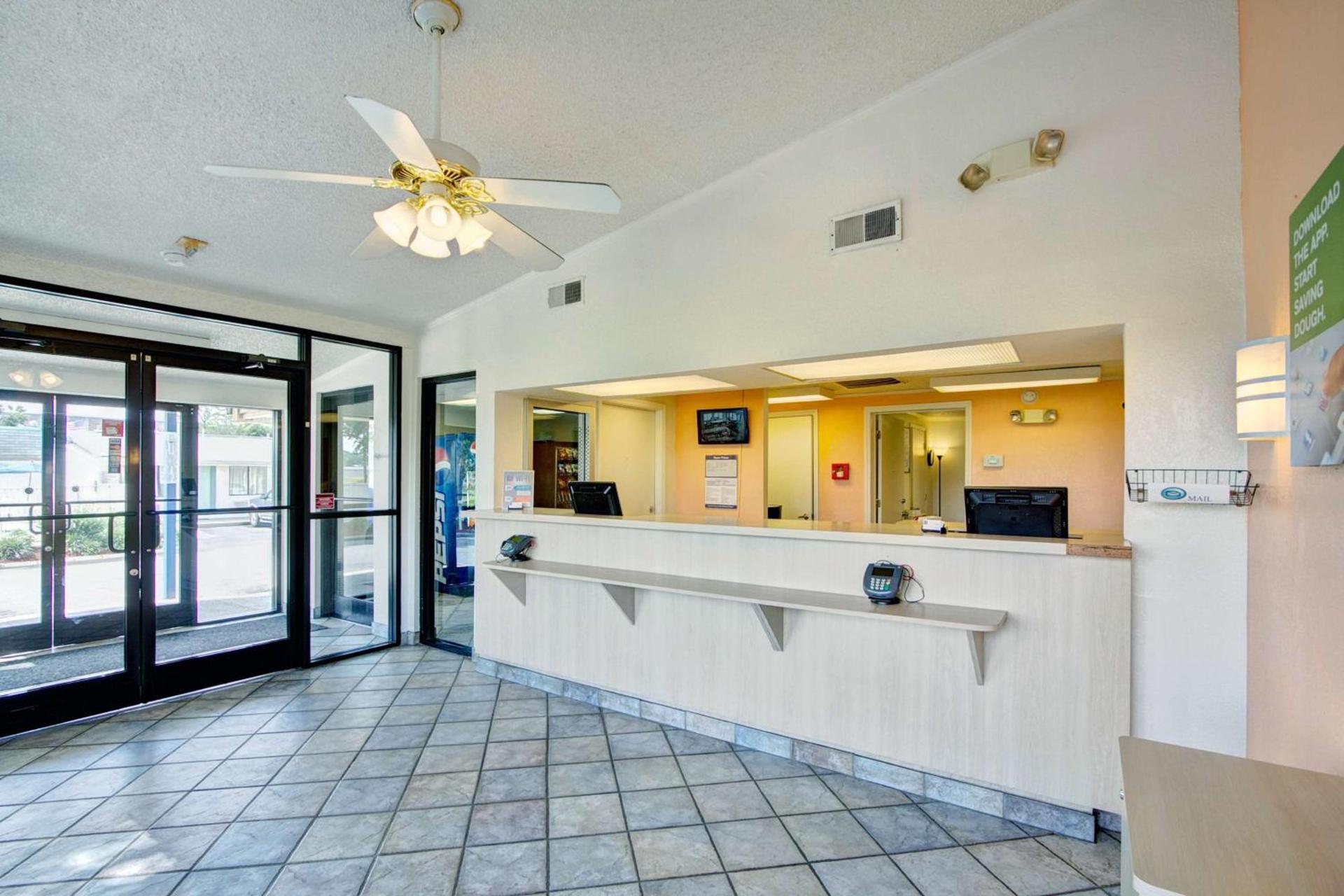 Knights Inn Burlington NC photo 22