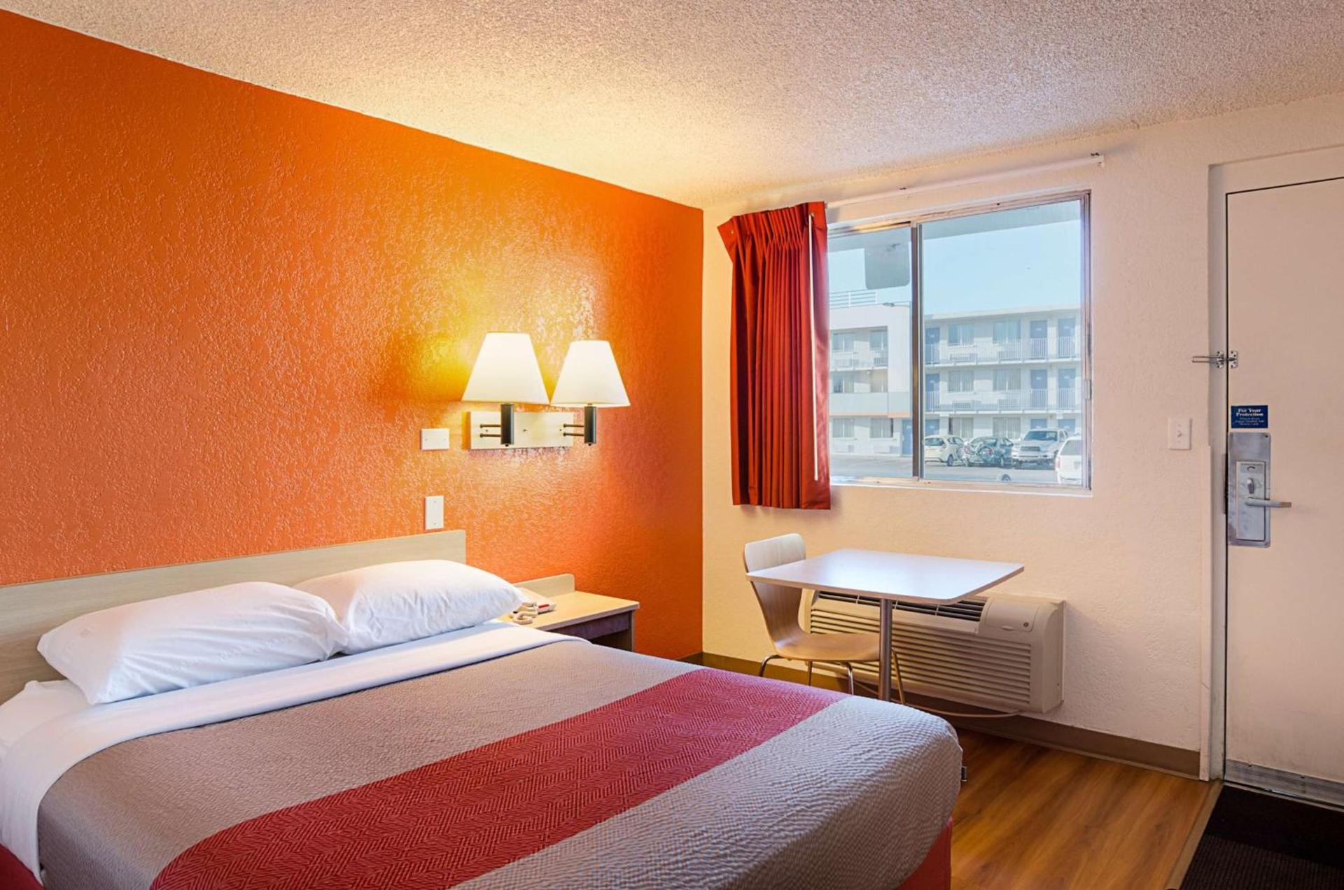 Motel 6- Denver, CO Downtown photo 49