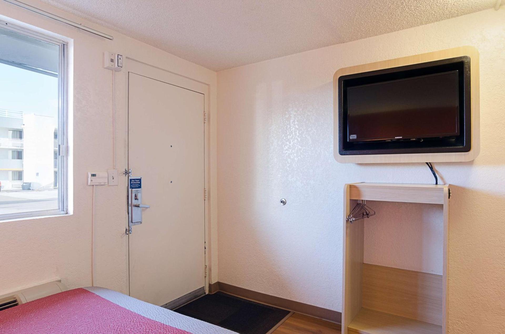 Motel 6- Denver, CO Downtown photo 47