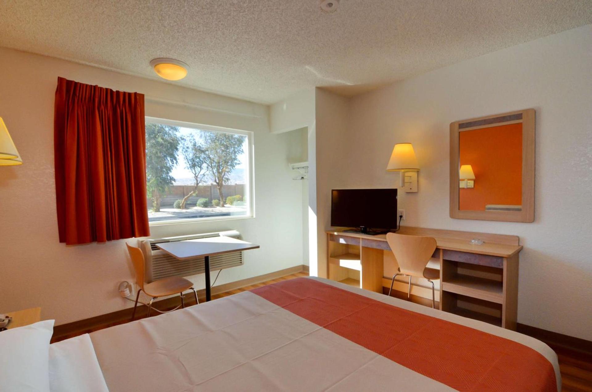 Motel 6-North Palm Springs, CA - North photo 40