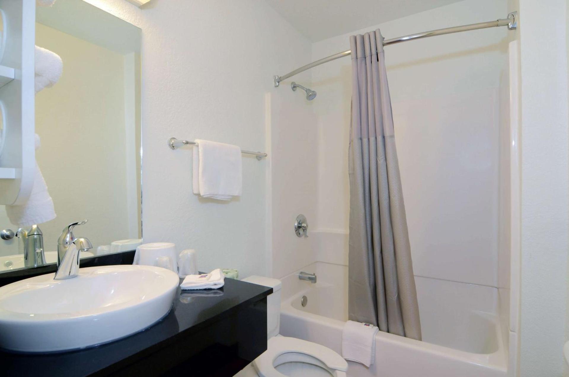 Motel 6-North Palm Springs, CA - North photo 39