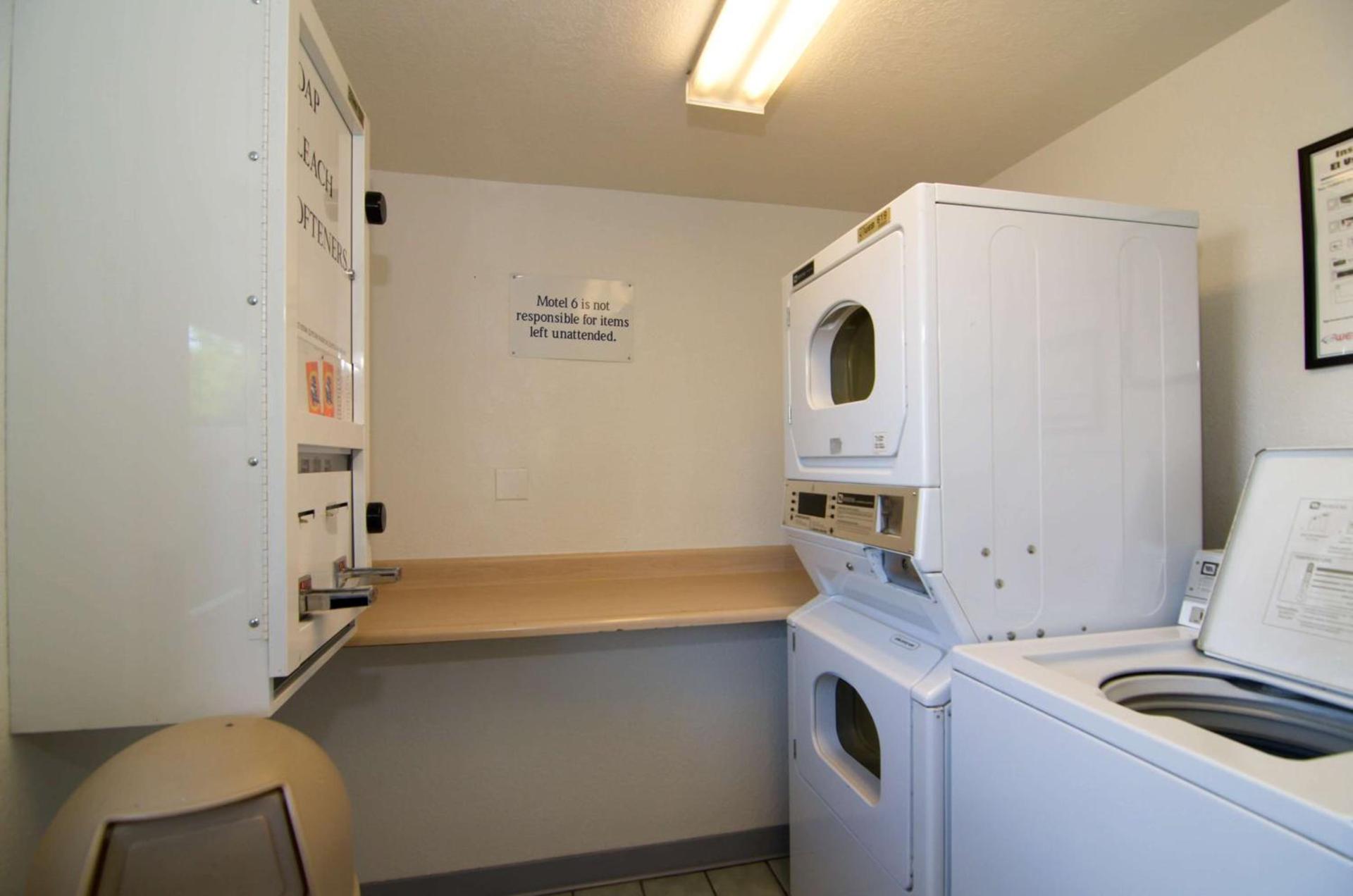 Motel 6-North Palm Springs, CA - North photo 36