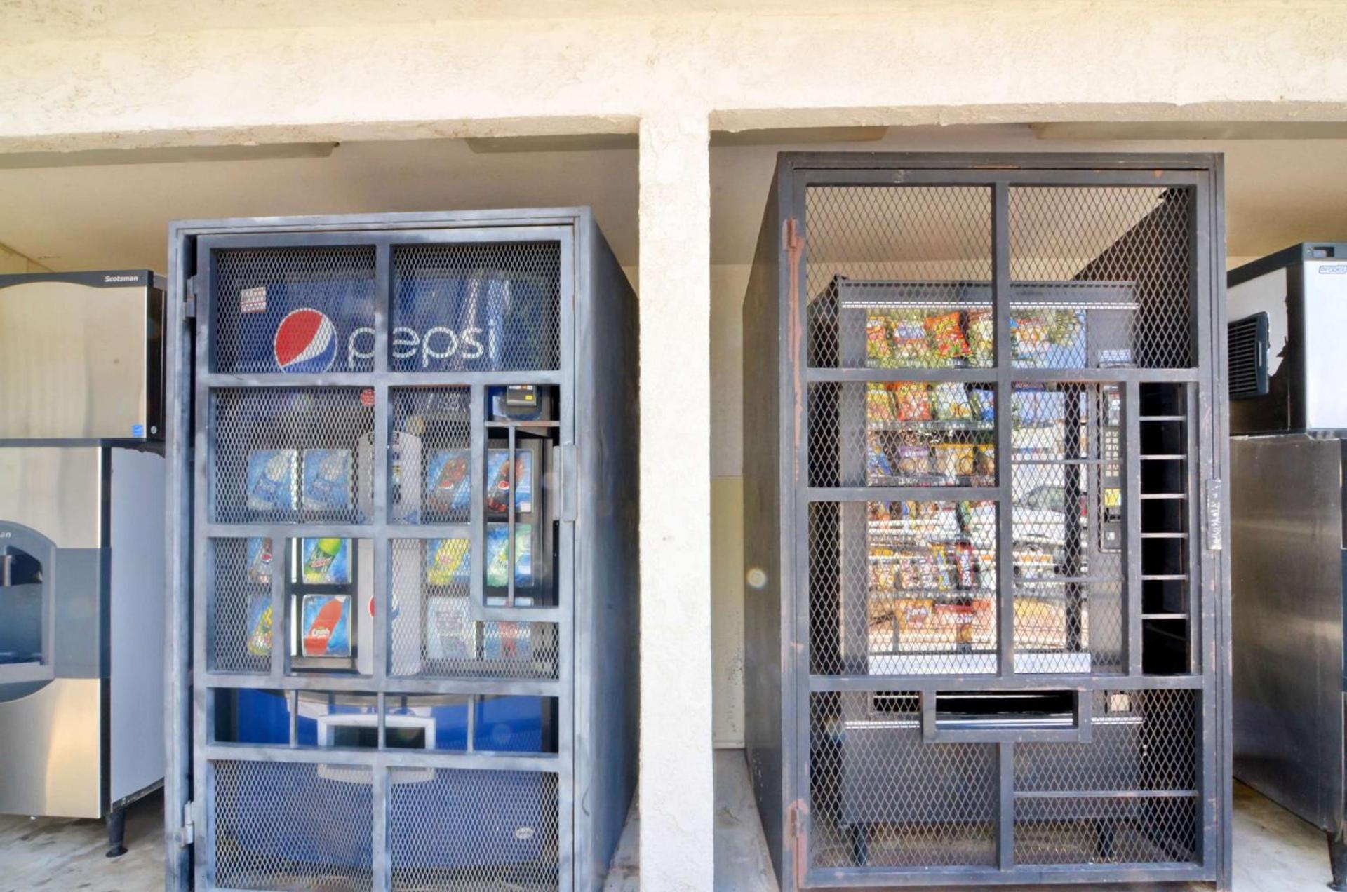 Motel 6-North Palm Springs, CA - North photo 33