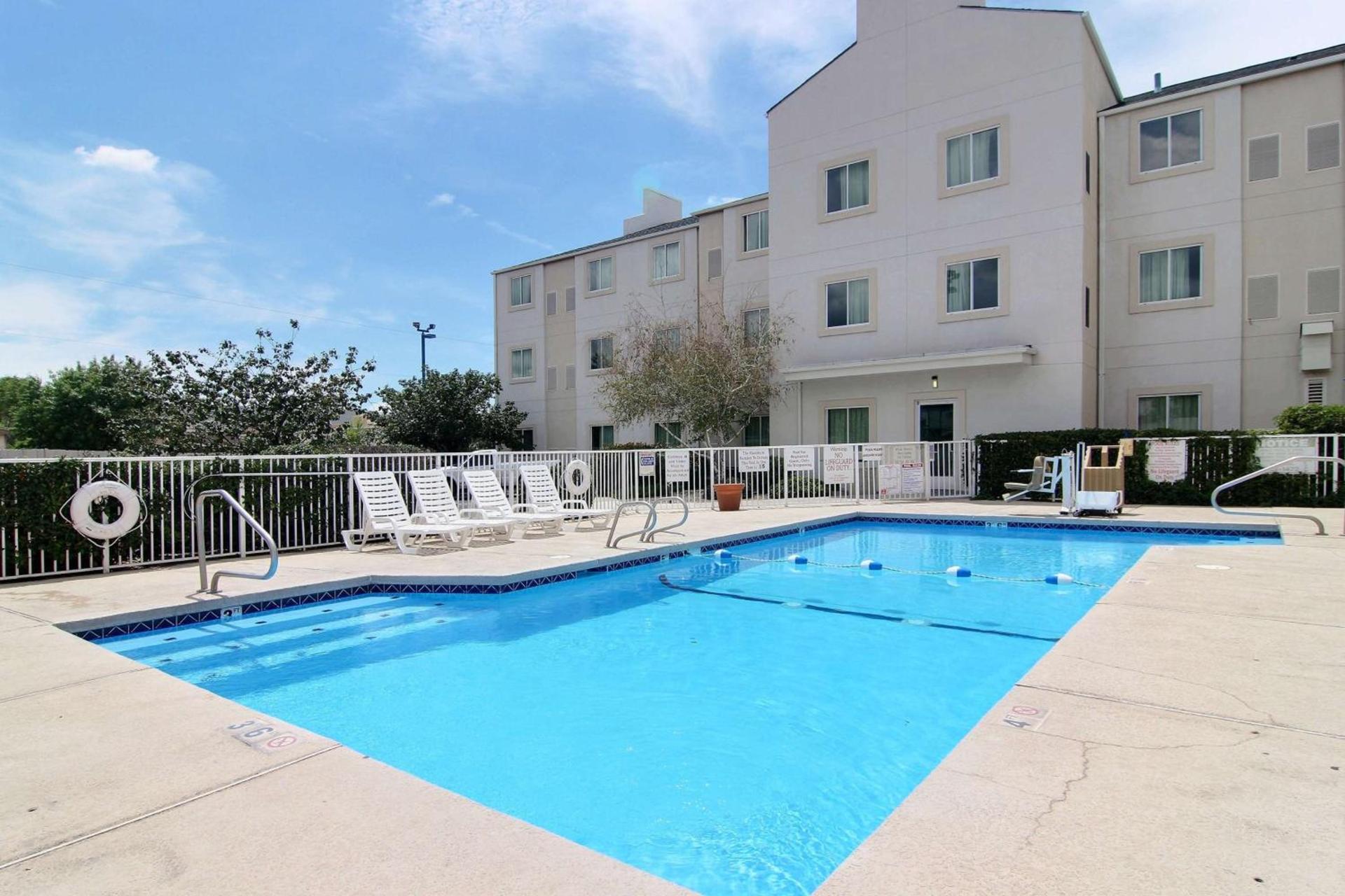 Motel 6-Albuquerque, NM - North photo 15