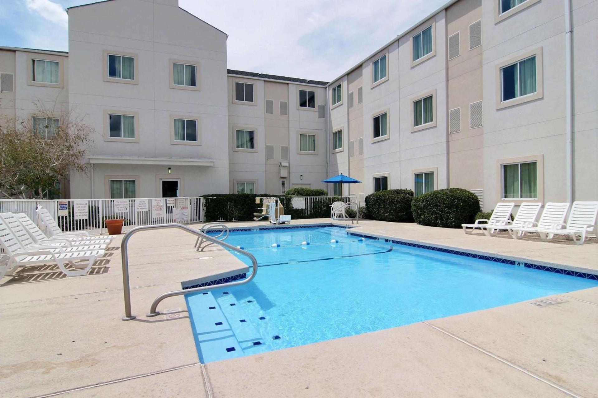 Motel 6-Albuquerque, NM - North photo 14