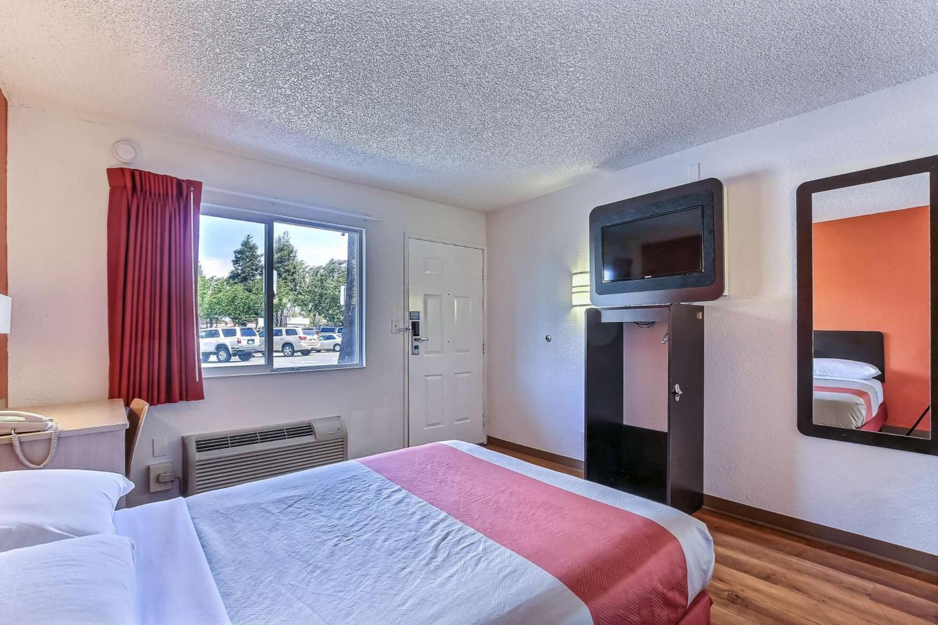 Motel 6-Pleasanton, CA photo 42