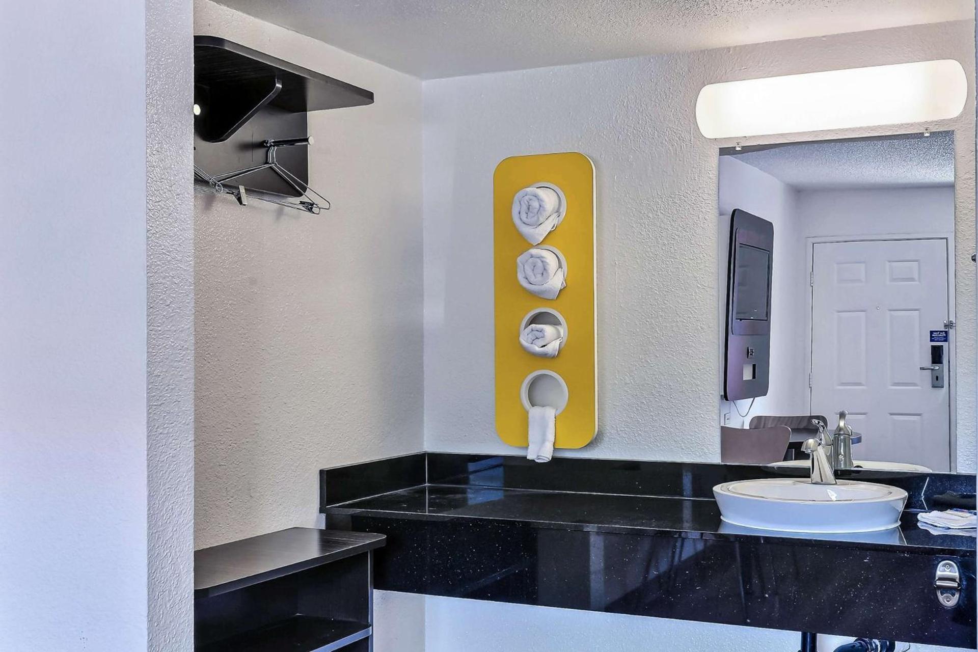 Motel 6-Pleasanton, CA photo 38
