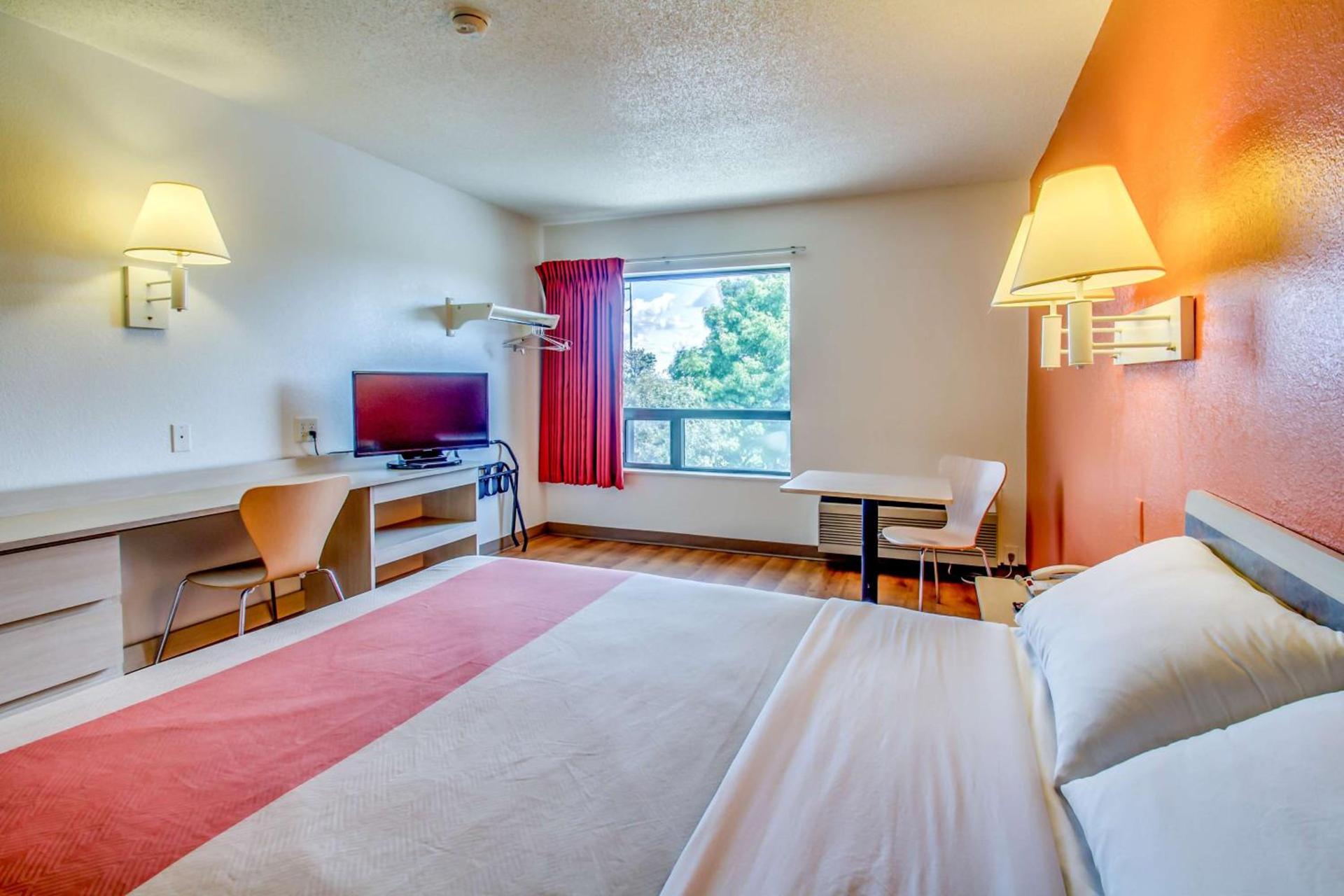 Motel 6-Amherst, NY - Buffalo photo 41