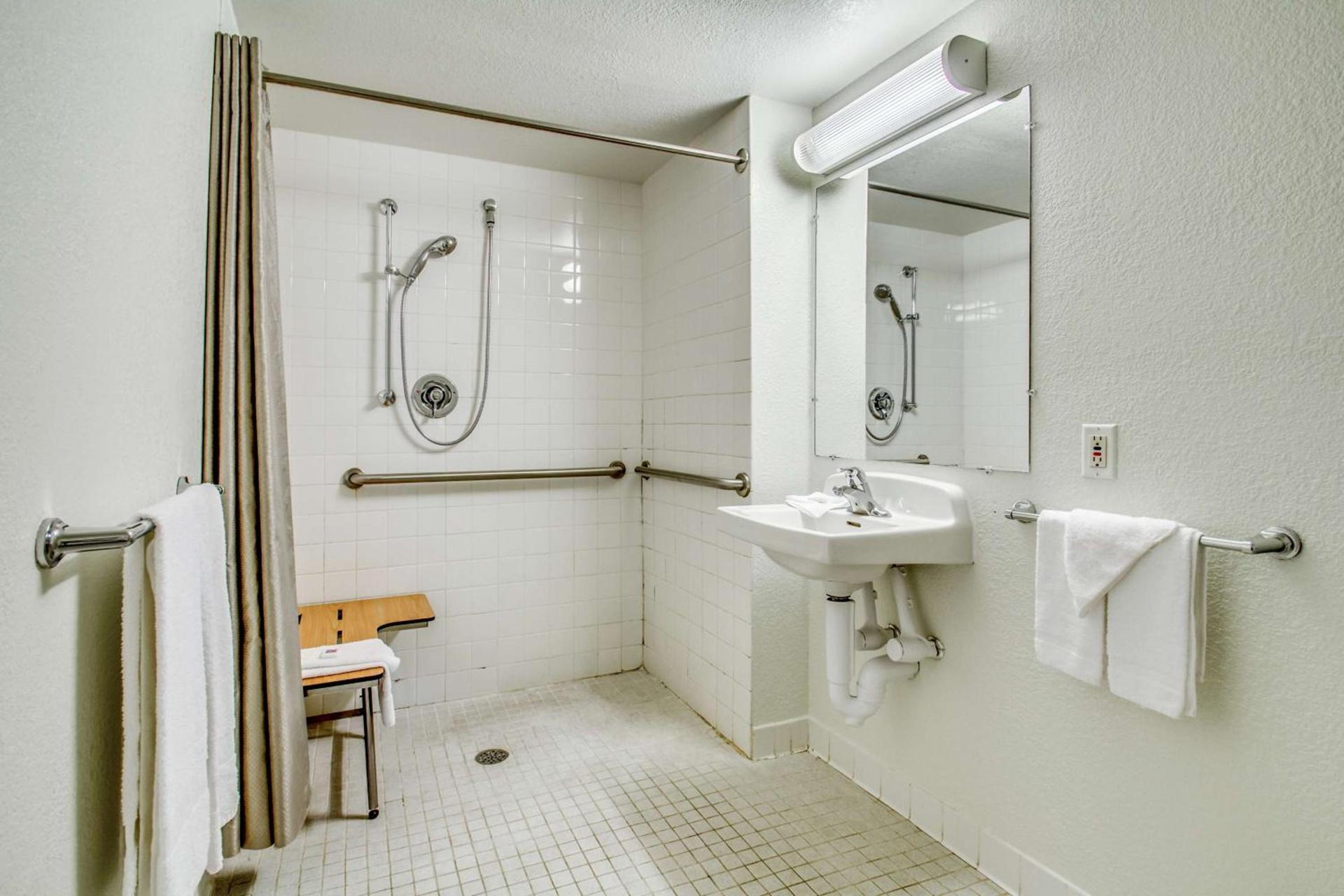 Motel 6-Amherst, NY - Buffalo photo 33