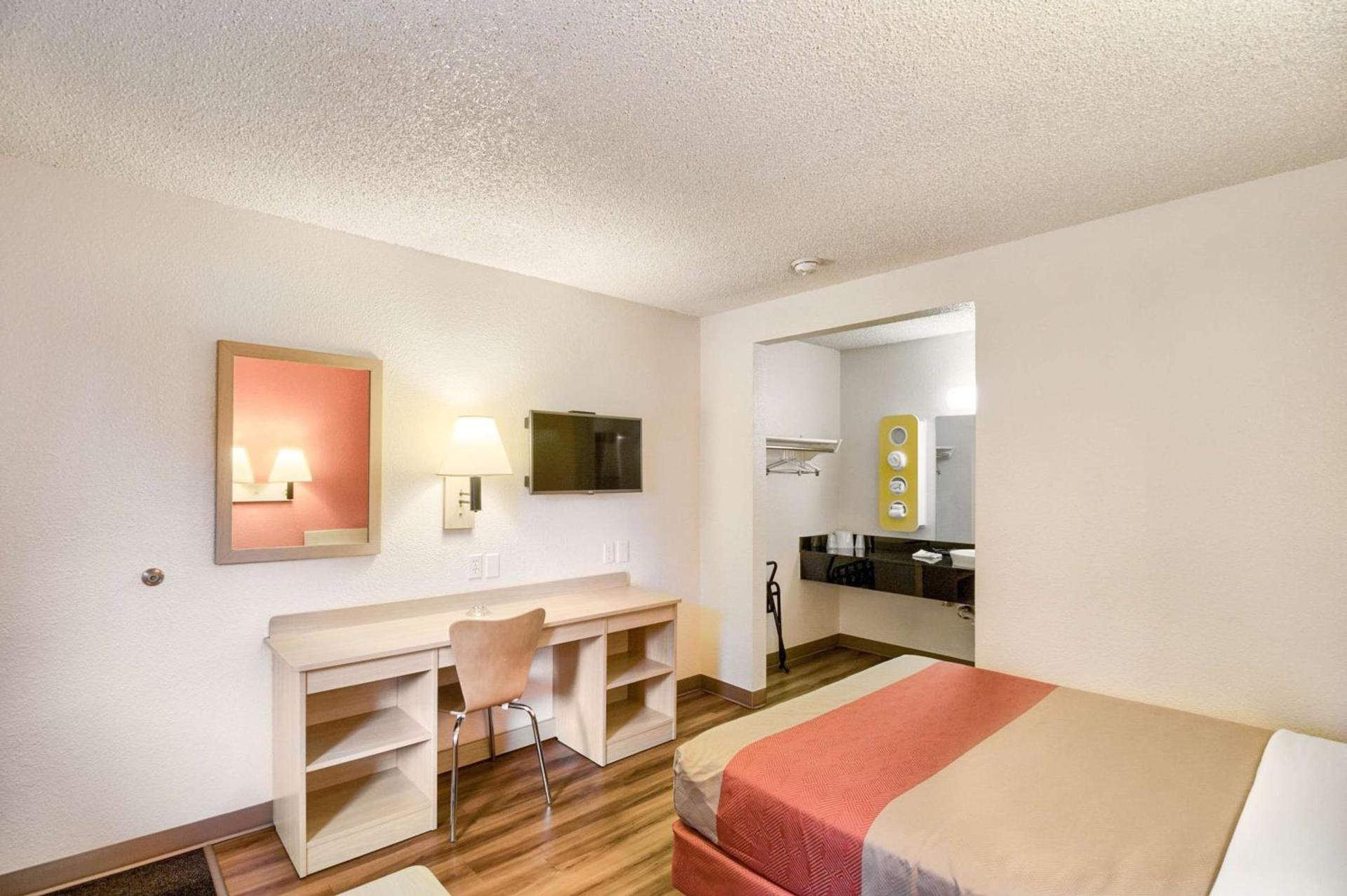Motel 6-Everett, WA - South photo 42