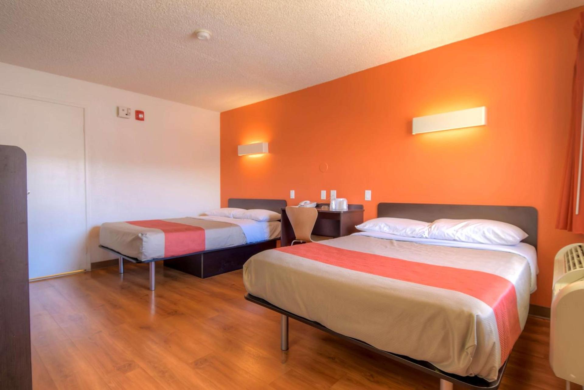 Motel 6 Las Vegas, NV – I-15 Stadium photo 35