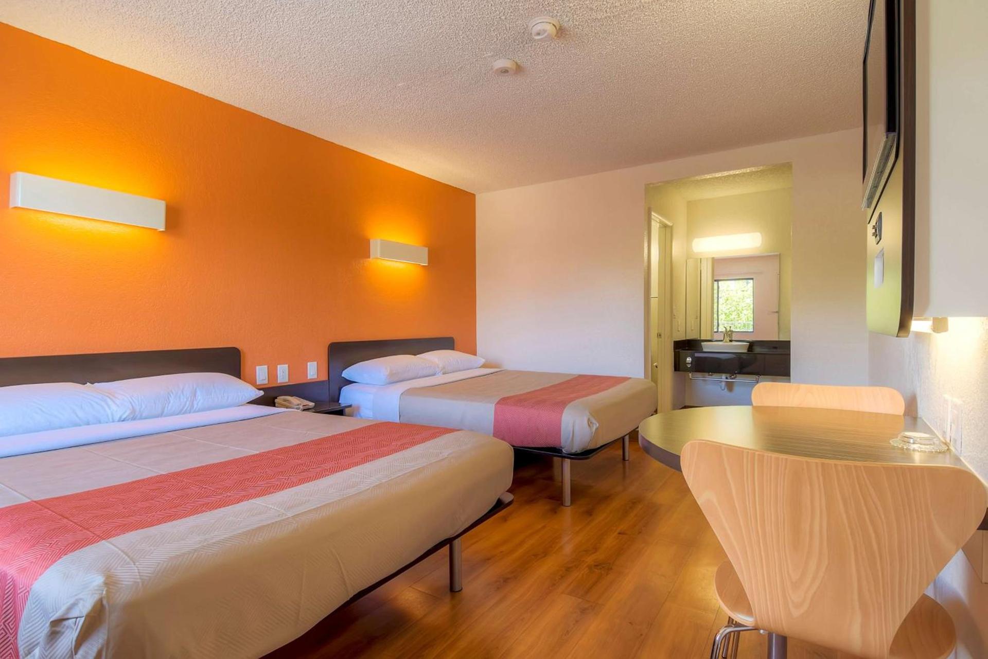Motel 6 Las Vegas, NV – I-15 Stadium photo 26