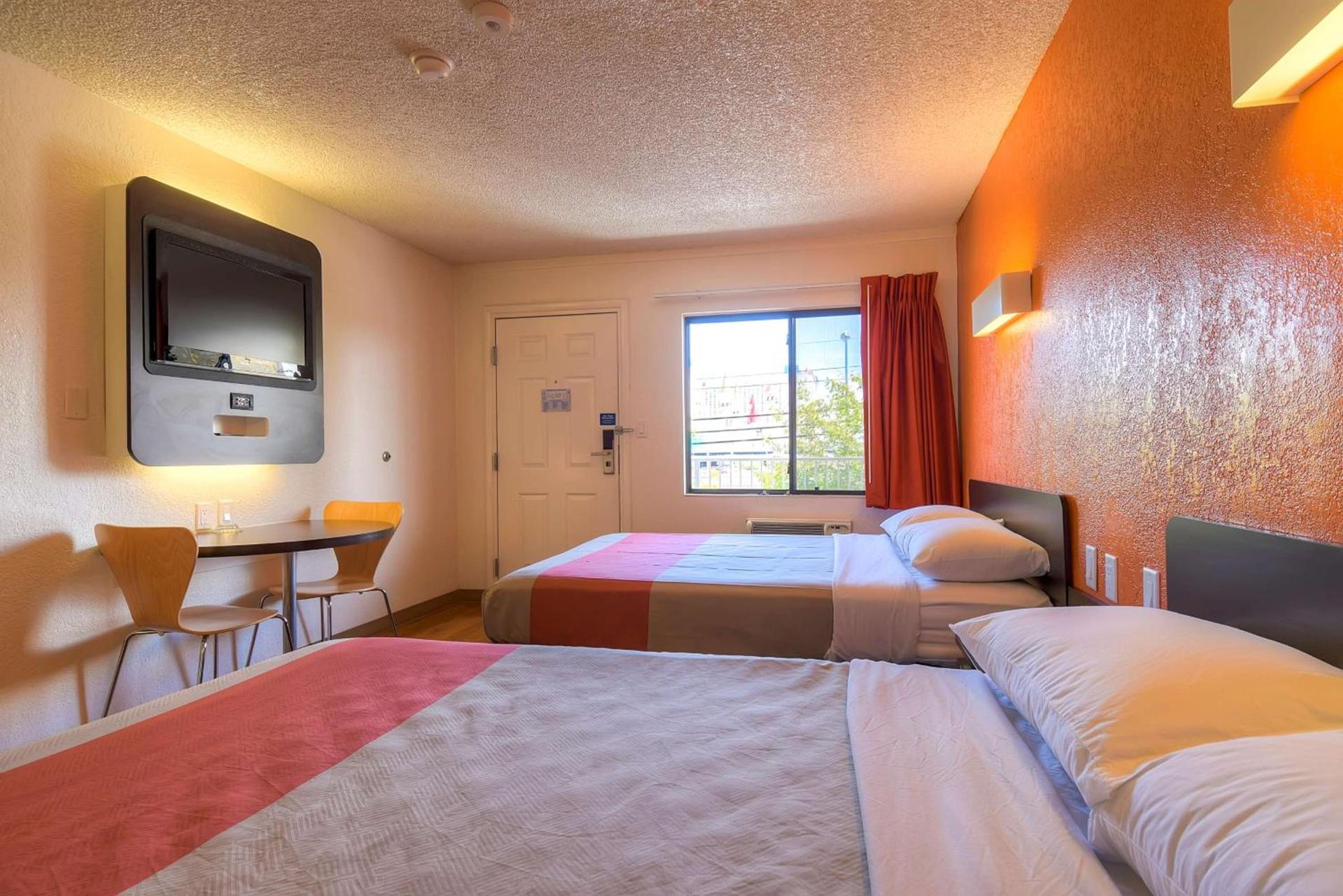Motel 6 Las Vegas, NV – I-15 Stadium photo 21