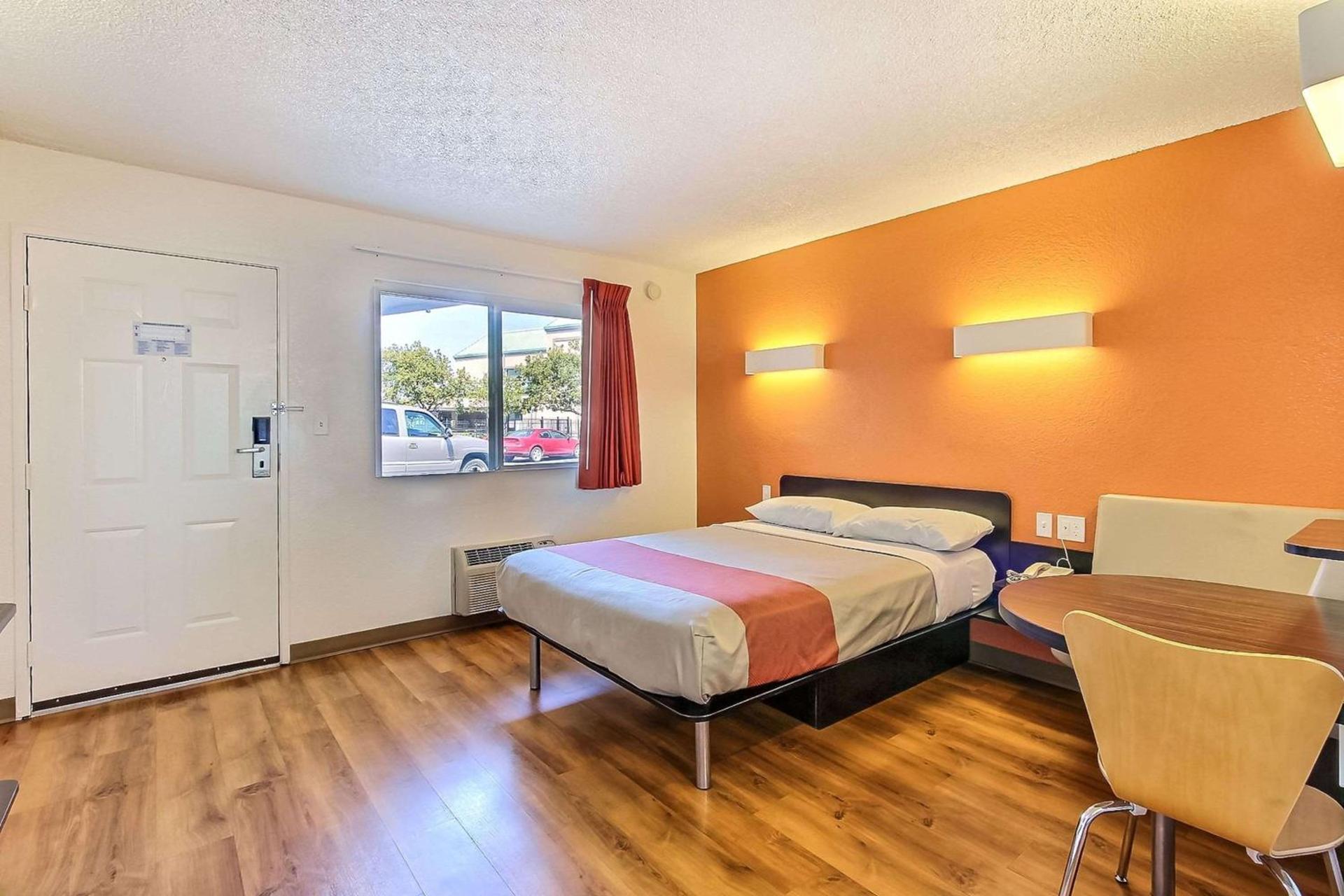 Motel 6-Campbell, CA - San Jose photo 44