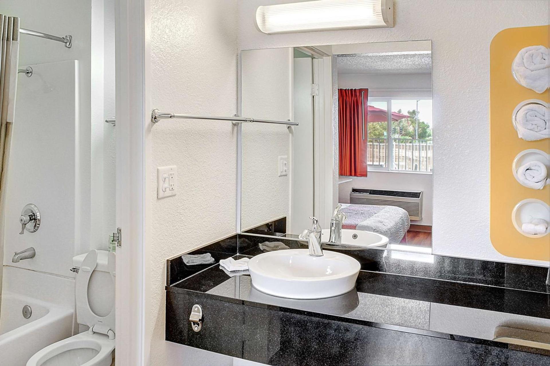 Motel 6-Lancaster, CA photo 12