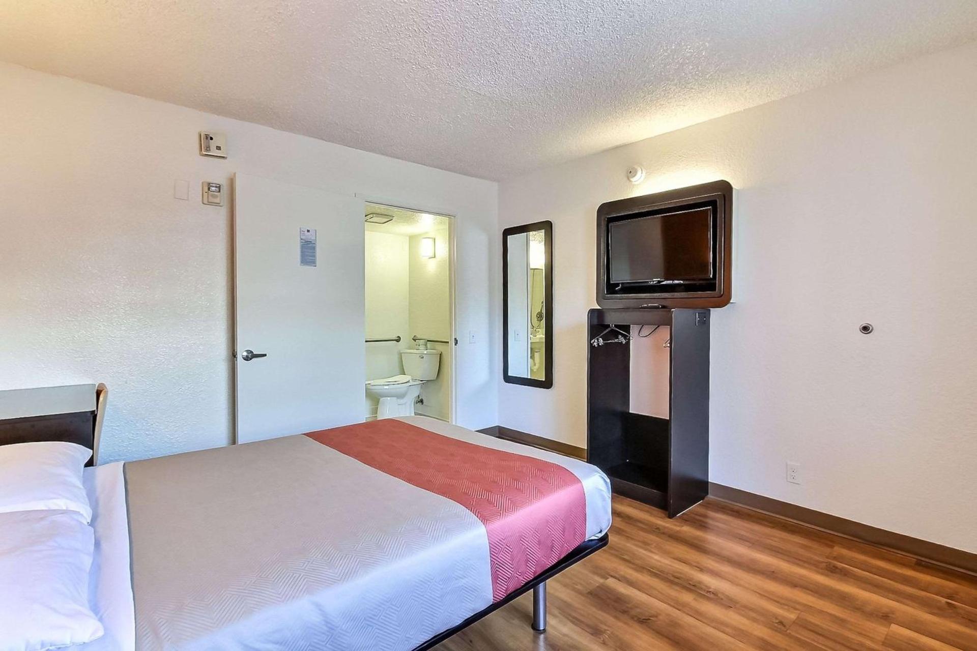 Motel 6-Campbell, CA - San Jose photo 35