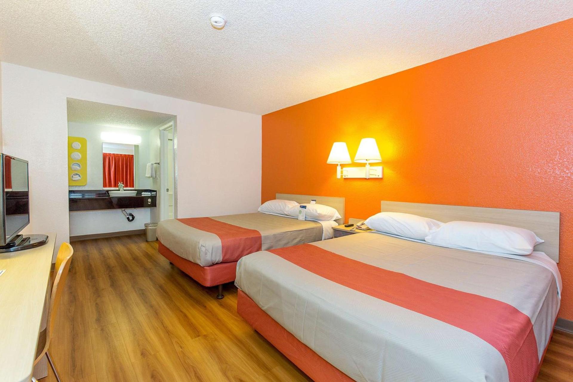 Motel 6 Hayward, CA- Silicon Valley Gateway photo 36