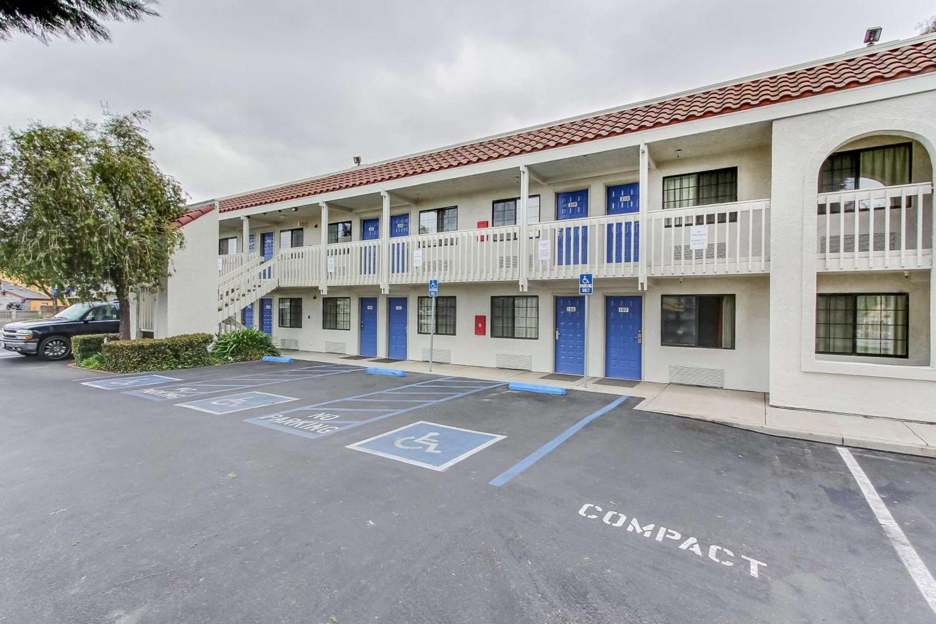 Motel 6-Salinas, CA - North Monterey Area photo 49