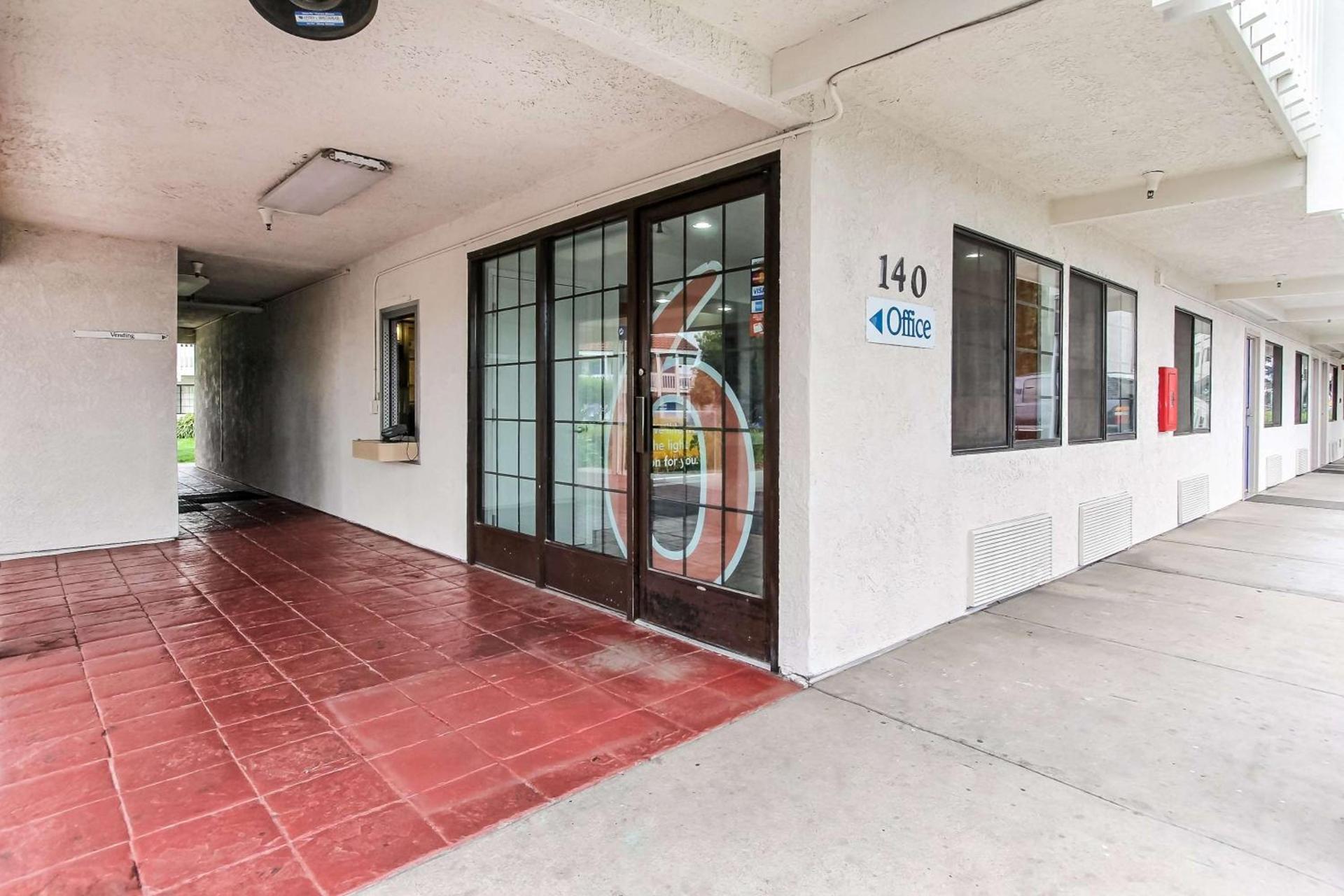 Motel 6-Salinas, CA - North Monterey Area photo 47