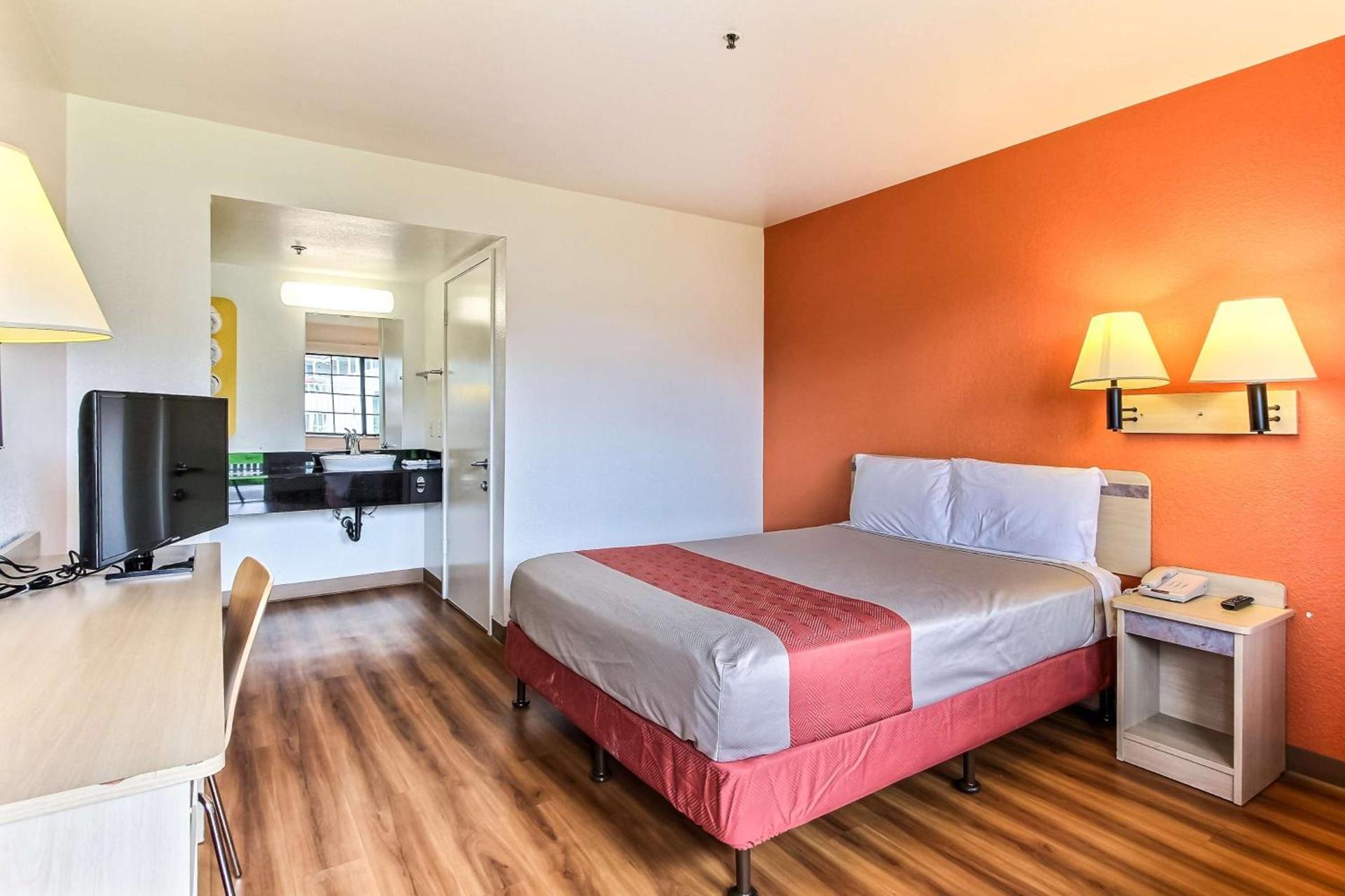 Motel 6-Salinas, CA - North Monterey Area photo 40