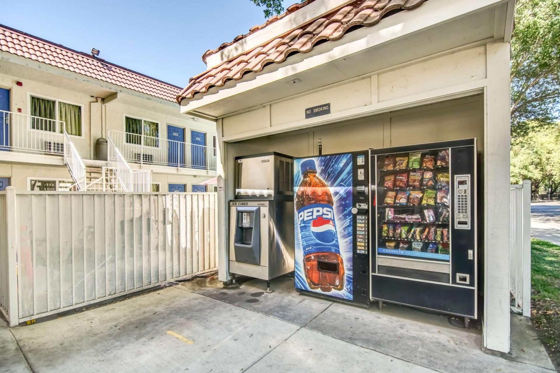 Motel 6-Stockton, CA - North photo 33