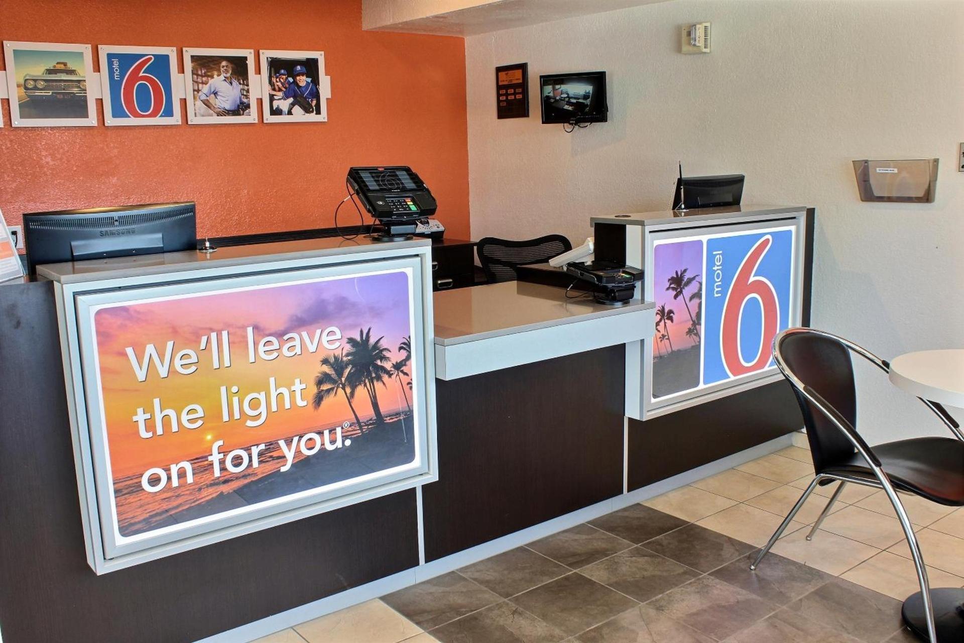 Motel 6-Coalinga, CA - East photo 50