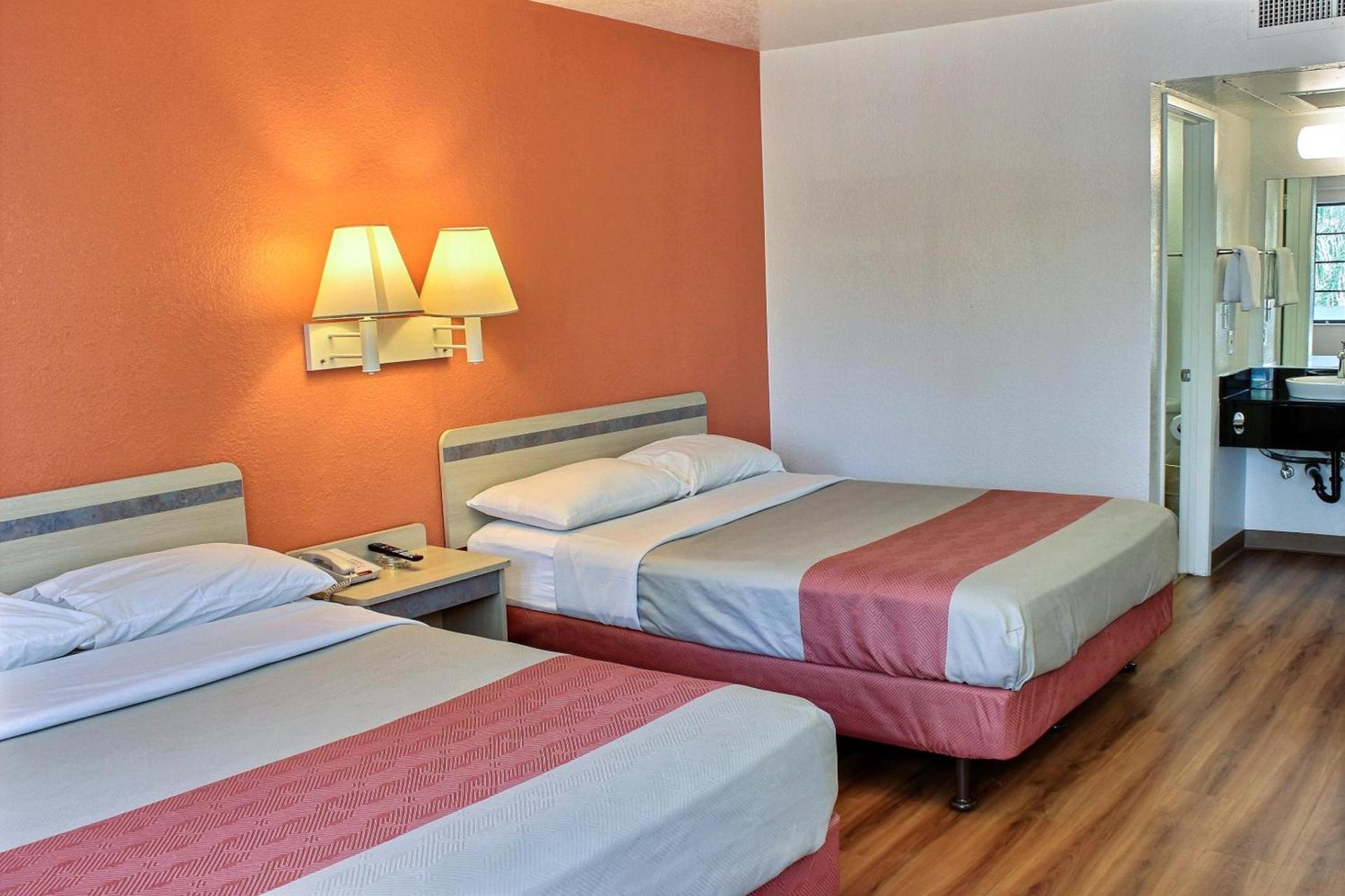 Motel 6-Coalinga, CA - East photo 48